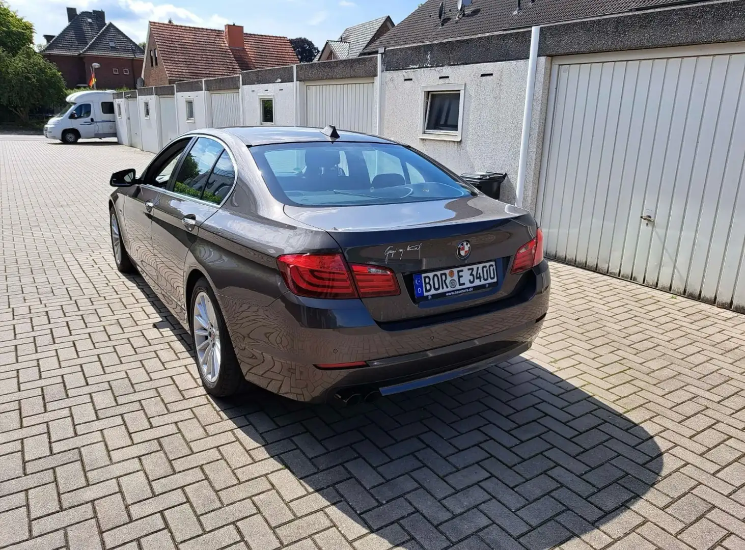 BMW 525 Aut. Marrón - 2
