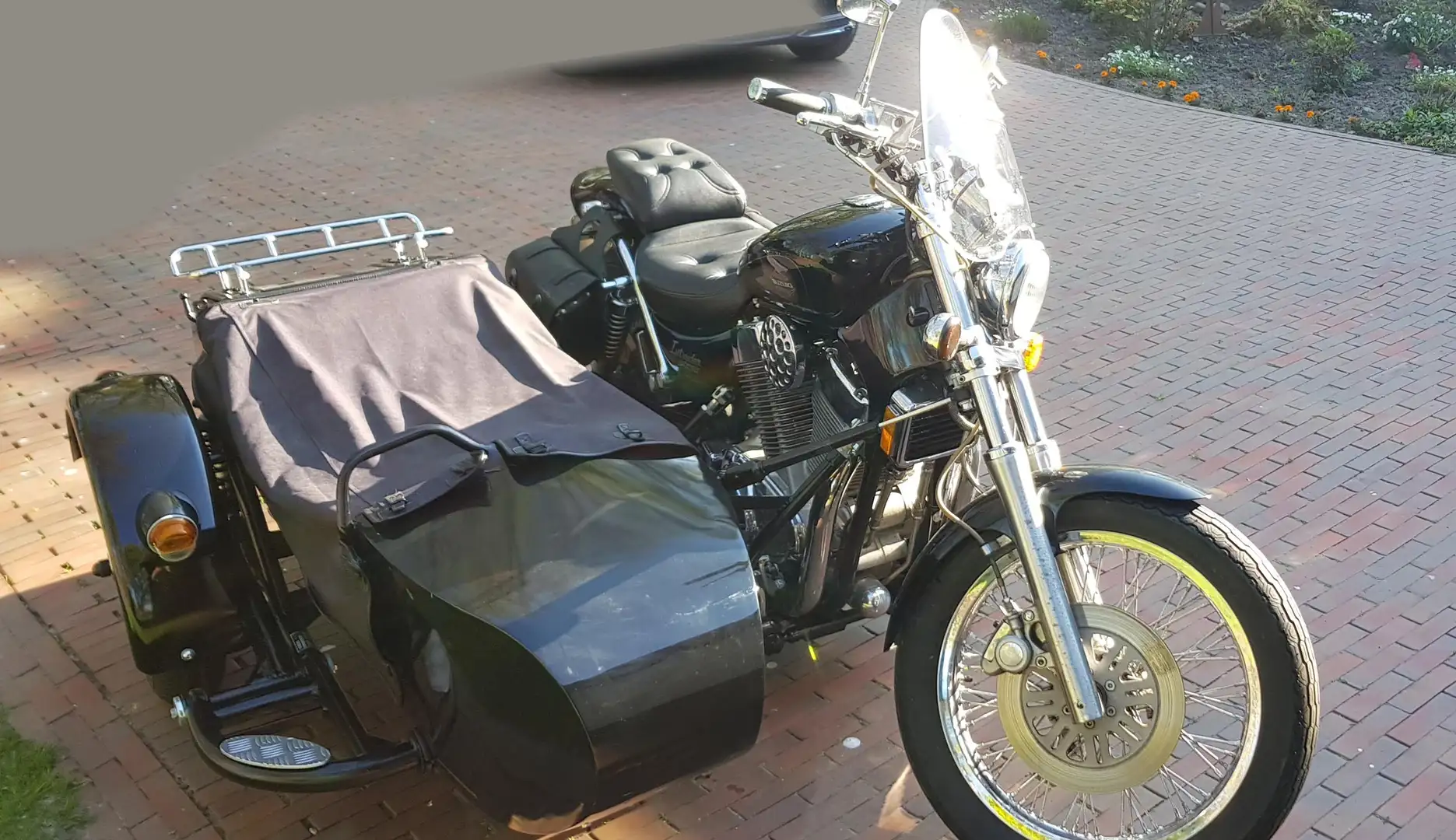 Suzuki VS 1400 Noir - 1