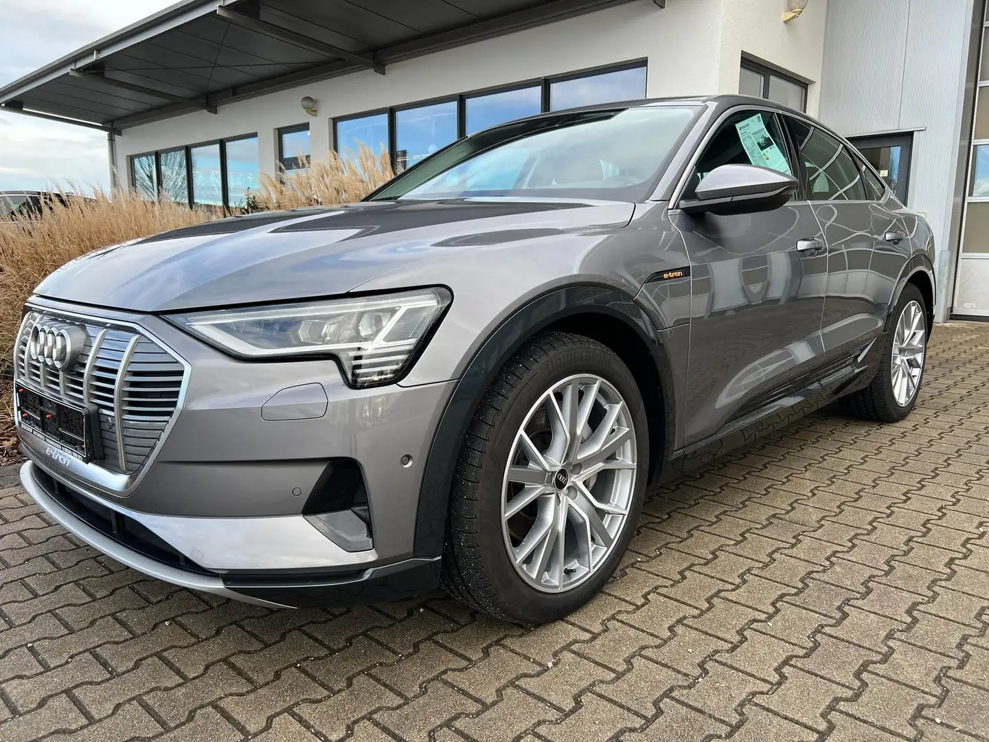 Audi e-tron Sportback 55 quattro advanced Grigio - 2
