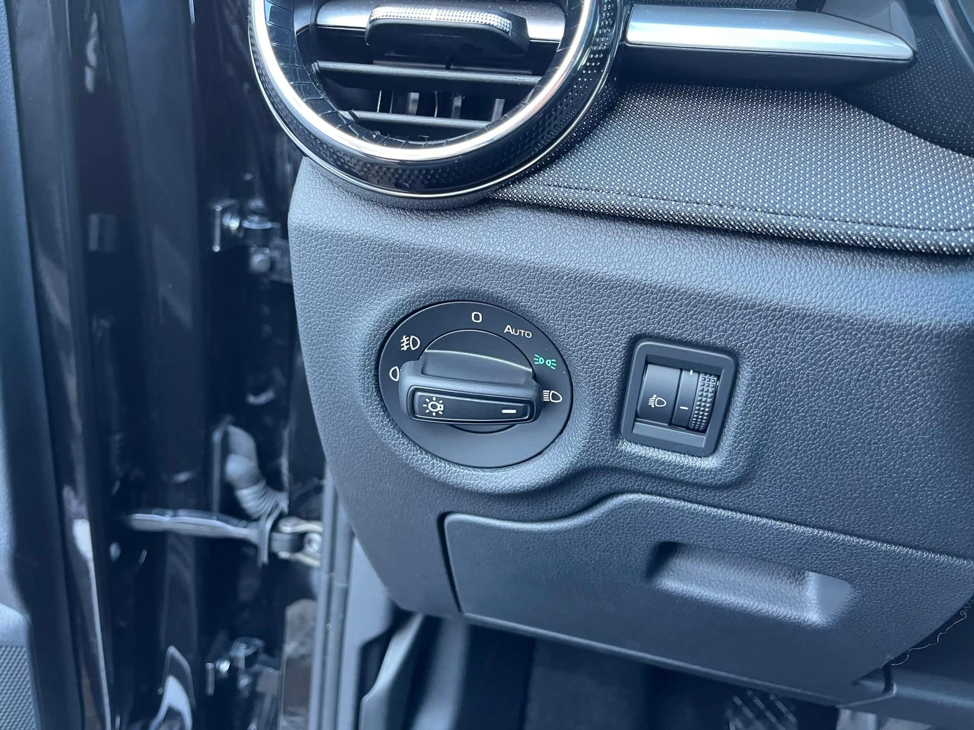 Skoda Fabia Selection 1.0 TSI LED NAVI ACC PDC KAMERA — photo 10