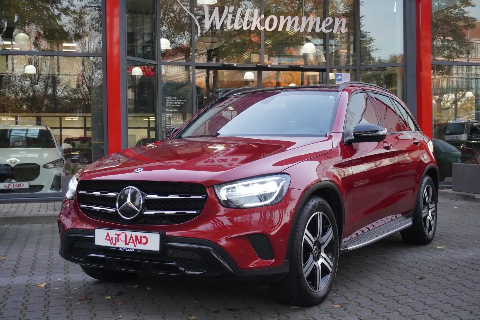 Mercedes-Benz GLC 300 4Matic LED Navi Panorama PDC Kamera Rosso - 2