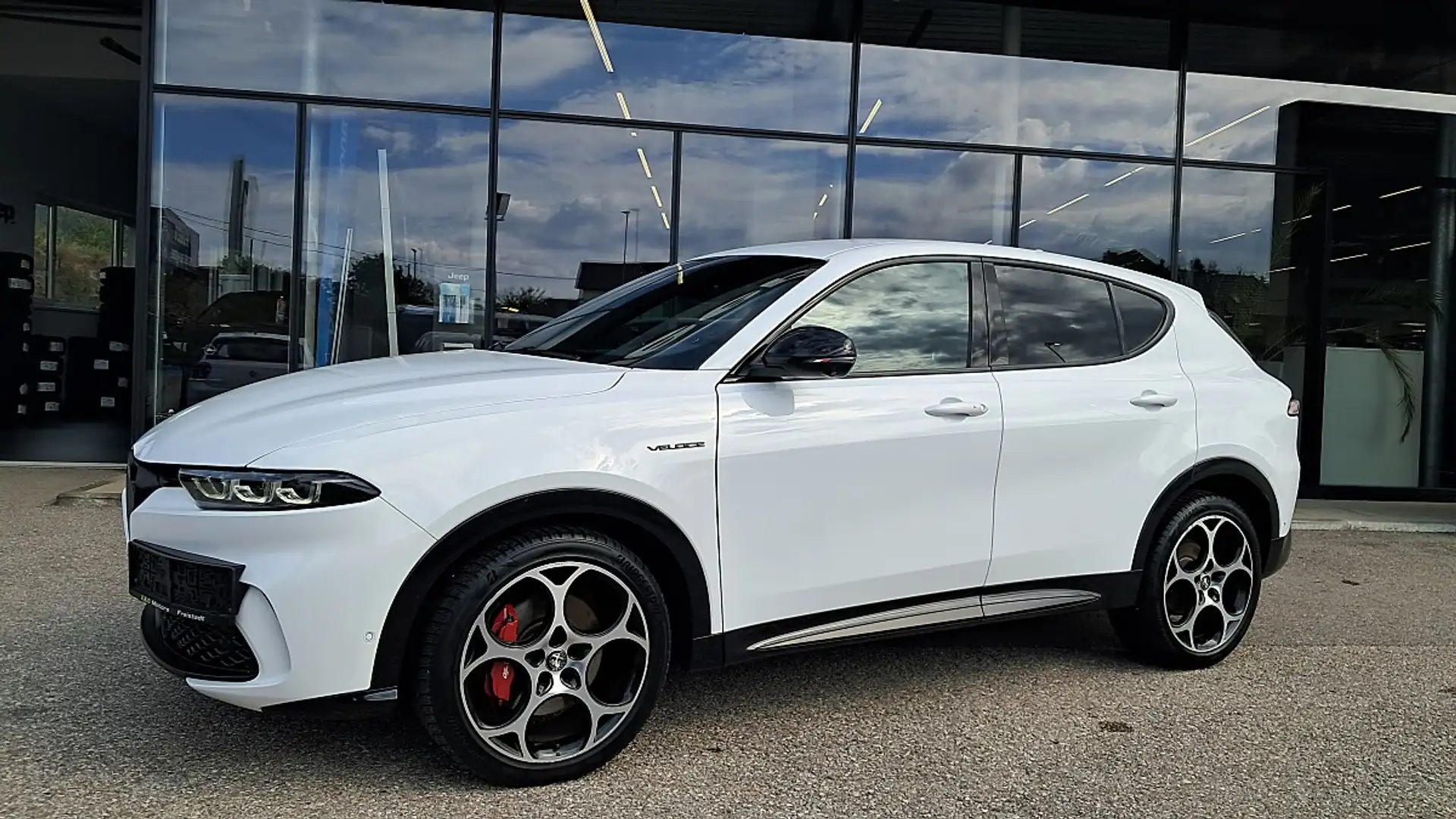 Alfa Romeo Tonale Veloce 1.5 T4 48V MHEV VGT DCT Weiß - 2