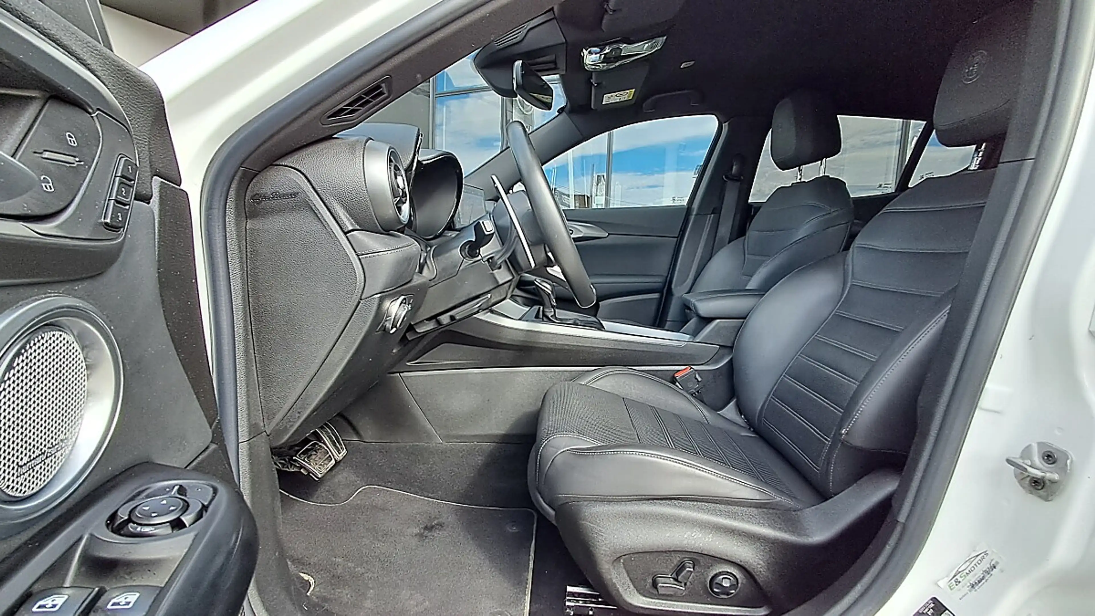 Alfa Romeo Tonale Veloce 1.5 T4 48V MHEV VGT DCT — photo 11