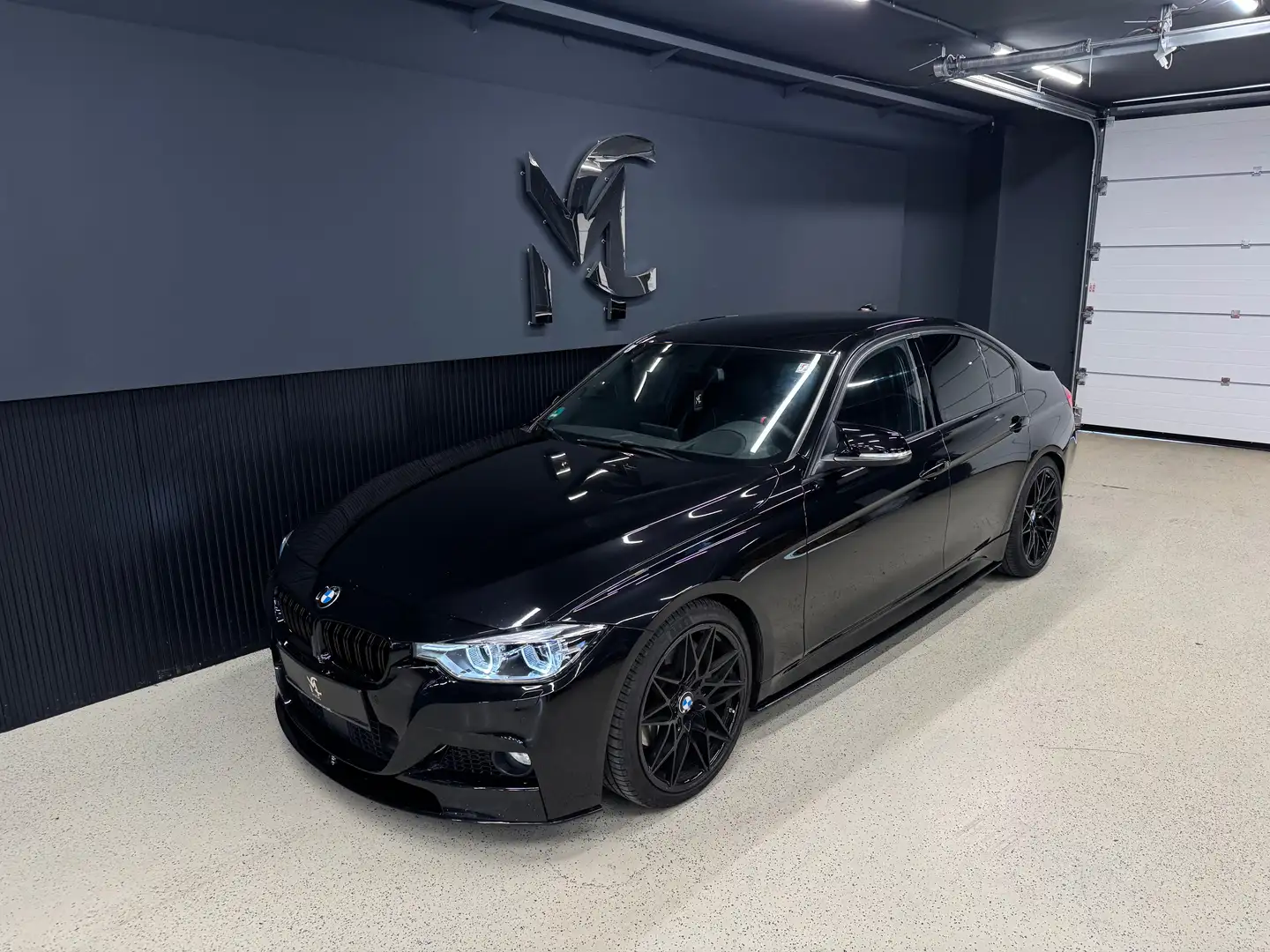 BMW 335 335i F30`M-SPORT`LED`NAVI`SITZHEIZUNG`ELEKTR.SITZE`HUD` Schwarz - 1