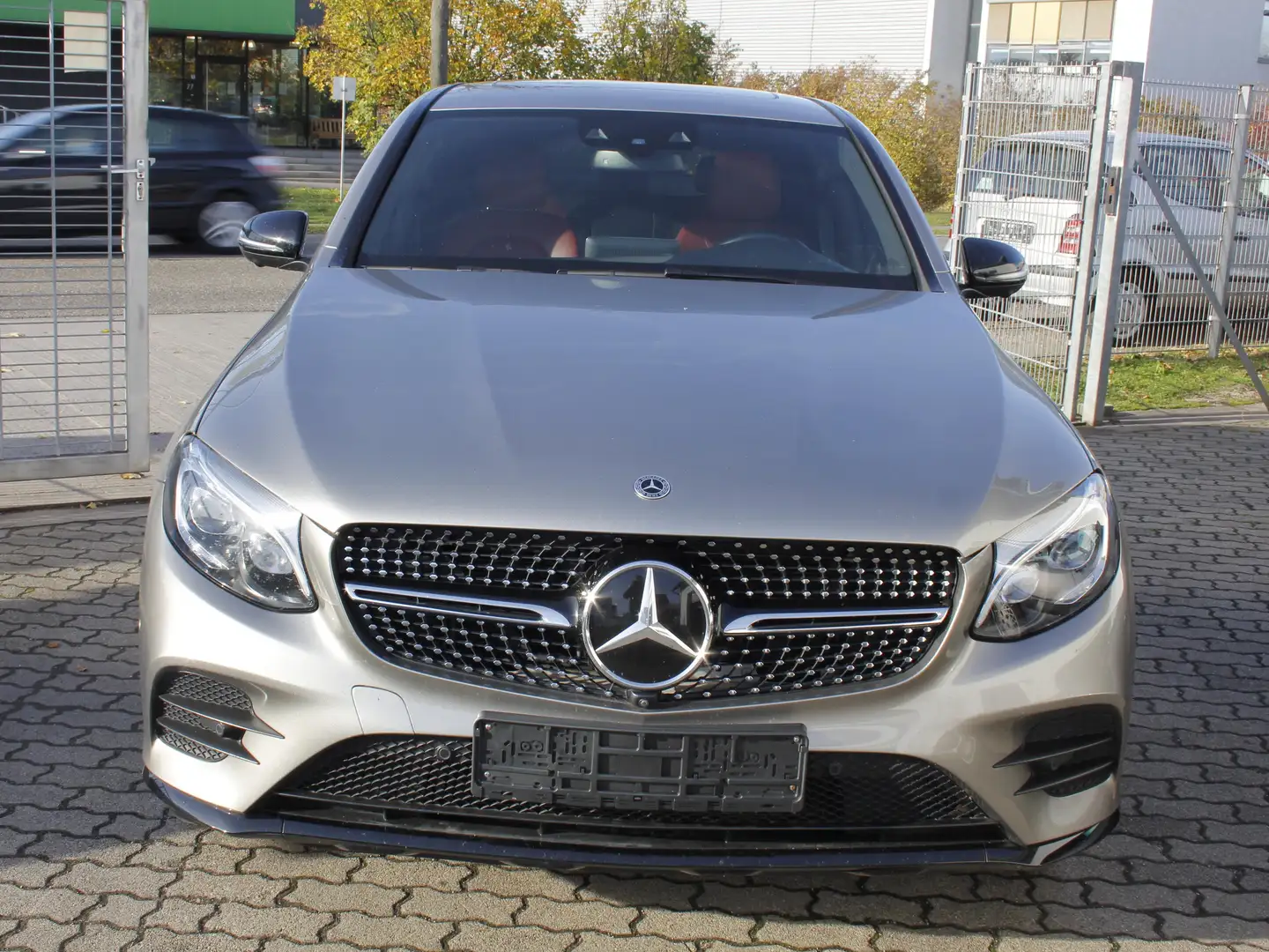Mercedes-Benz GLC 250 GLC 250 d 4Matic AMG 1Hand Scheckheft Kamera 360 Grau - 2