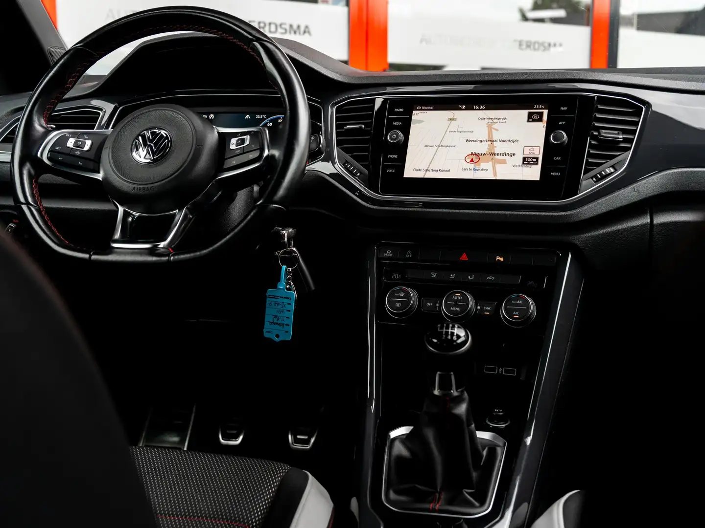 Volkswagen T-Roc 1.0 TSI Sport | Trekhaak | Camera | Virtual Cockpi Wit - 2