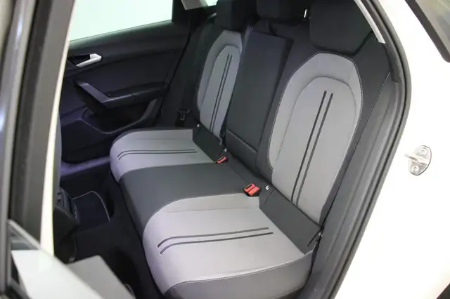 SEAT Leon view 10