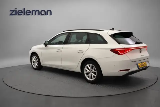 SEAT Leon view 3