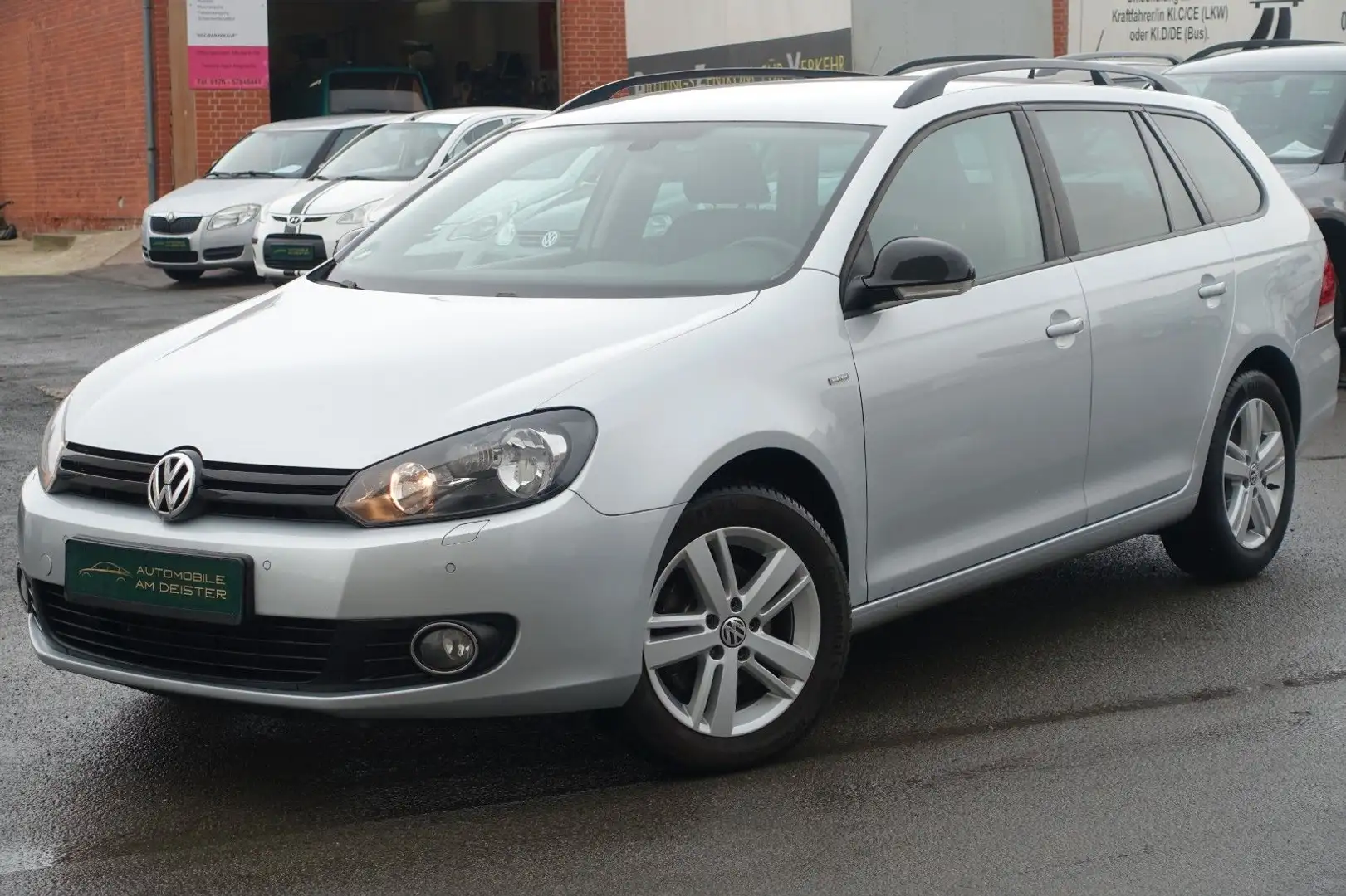 Volkswagen Golf VI Variant Match*AHK*SHZ*PDC*LEDER*TEMPOMAT Silber - 2