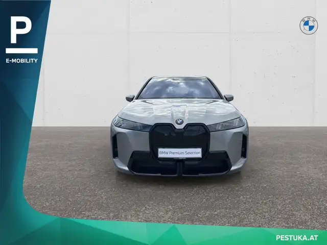 BMW Ix view 2