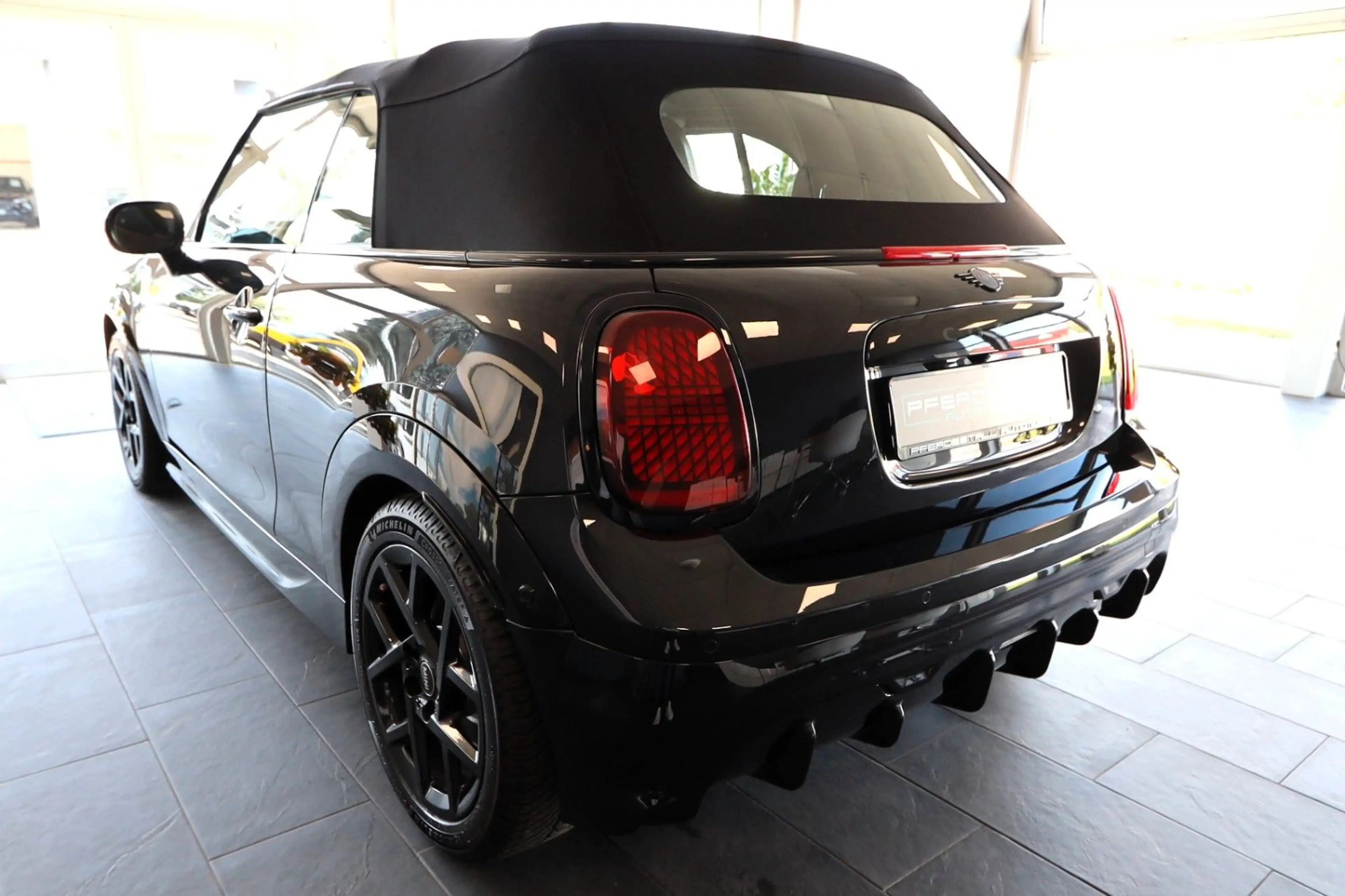 MINI Cooper Cabrio John Cooper Works Trim Paket: L — photo 10