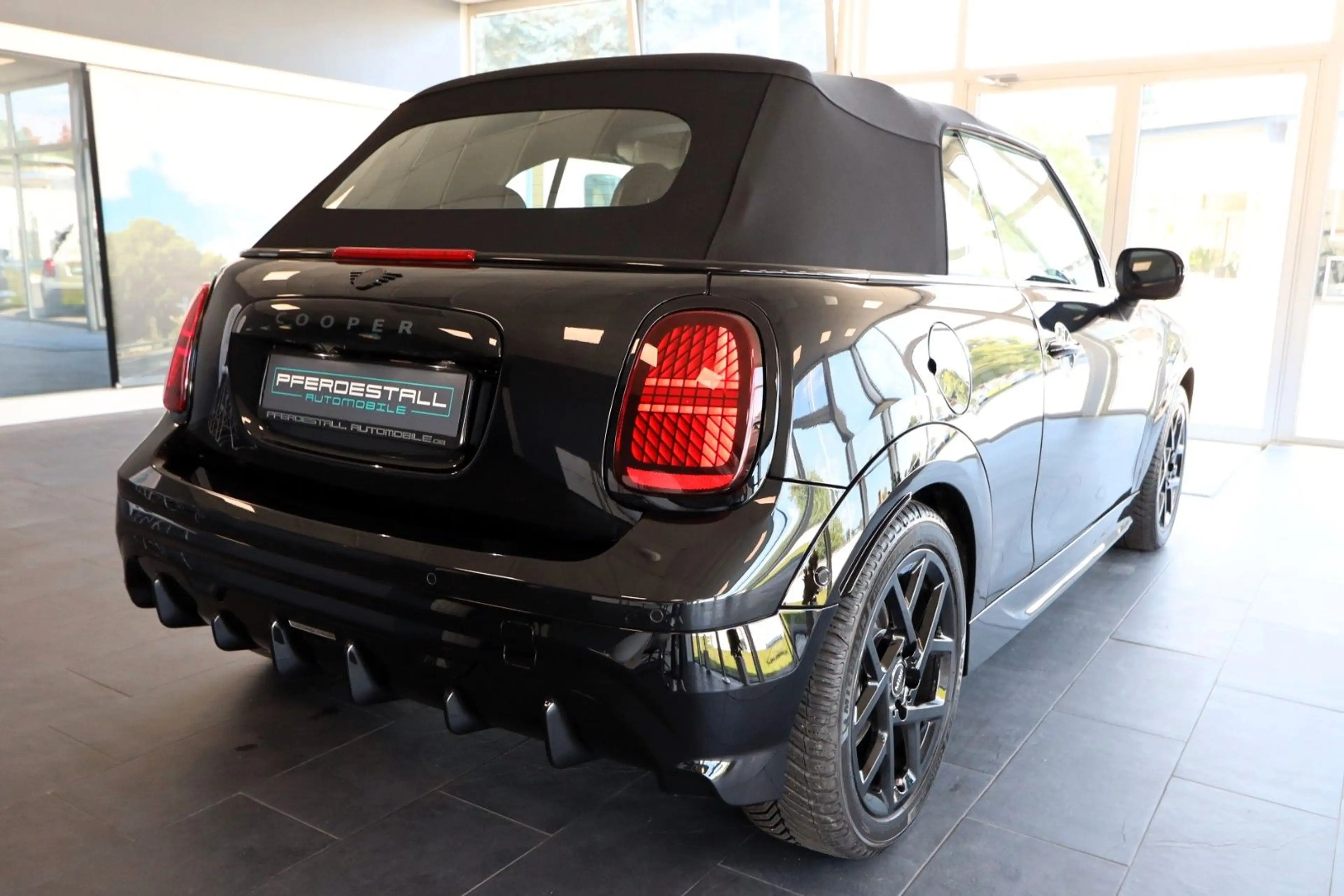 MINI Cooper Cabrio John Cooper Works Trim Paket: L — photo 6