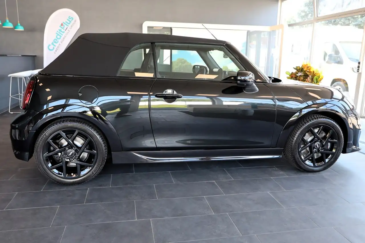 MINI Cooper Cabrio 2025