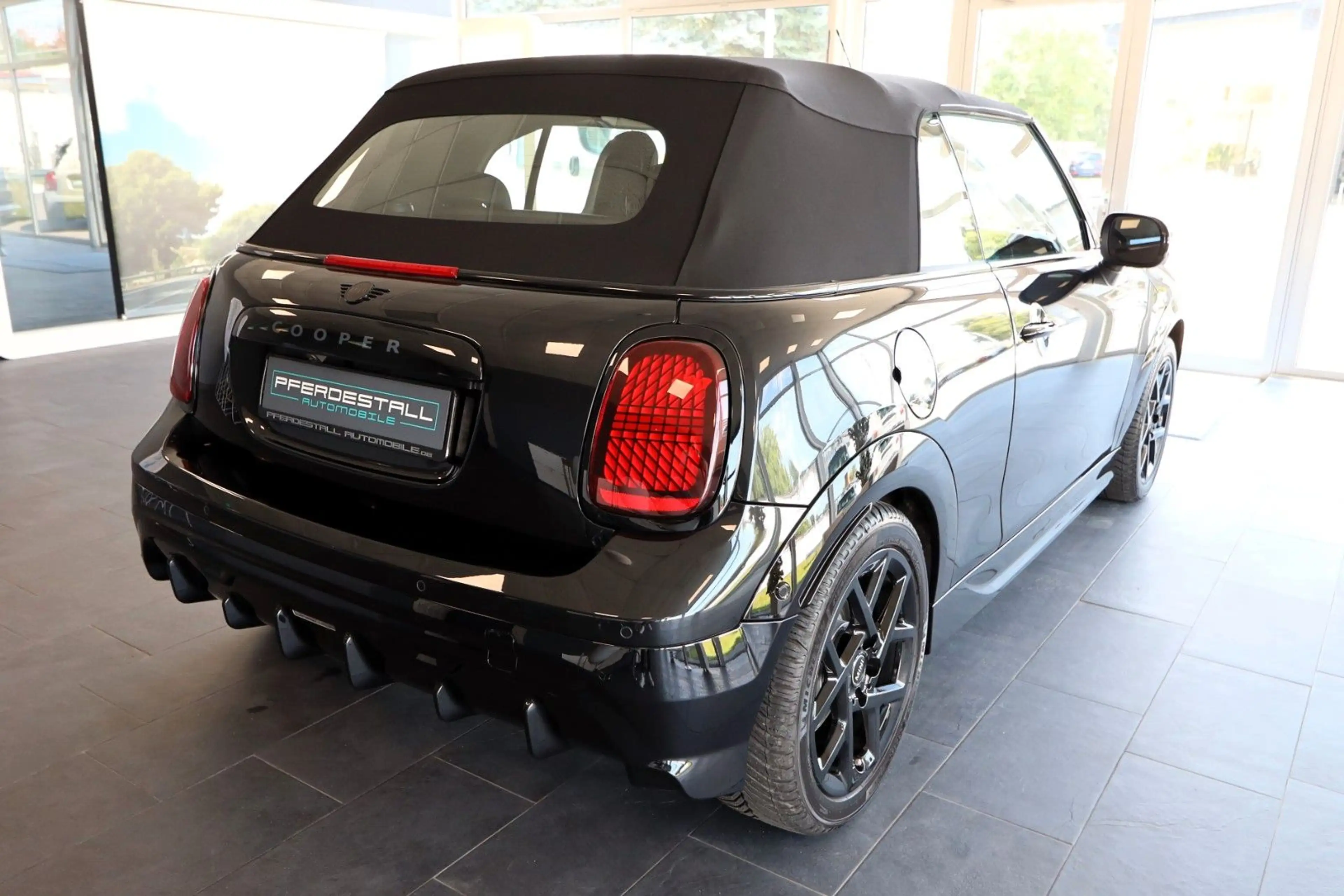 MINI Cooper Cabrio John Cooper Works Trim Paket: L — photo 7