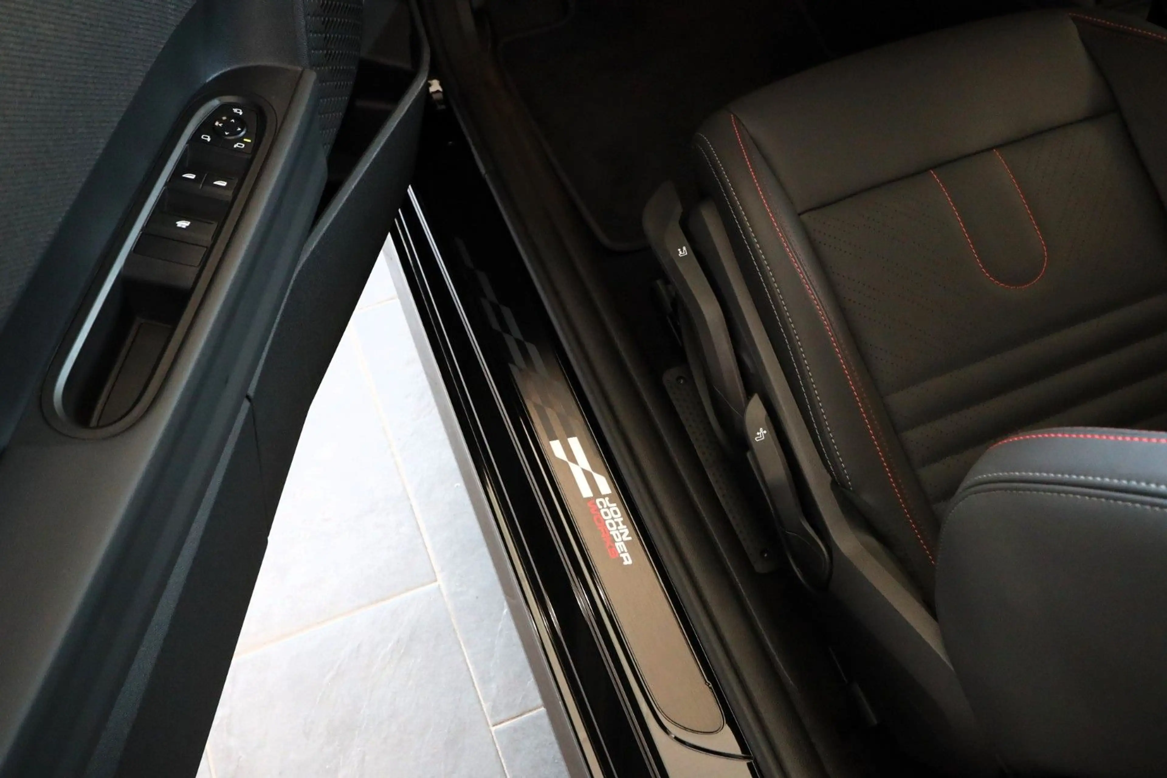 MINI Cooper Cabrio John Cooper Works Trim Paket: L — photo 22