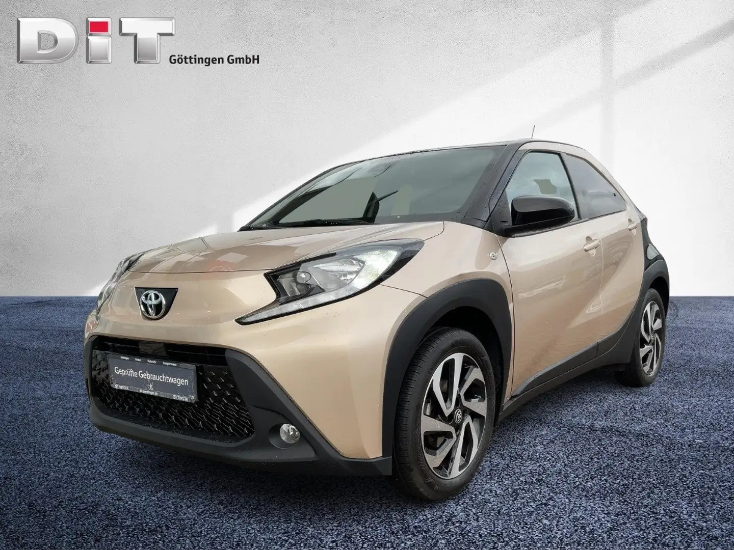 Toyota Aygo 1.0 Pulse ACC+Navi+SHZ+Fernlichtass.+Kam. Schwarz - 2