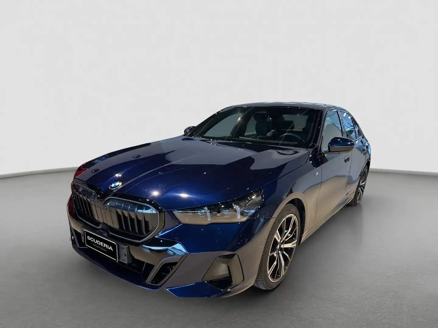 BMW 520 Serie 5 G60 Berlina 520d 48V xdrive MSport auto Blauw - 1