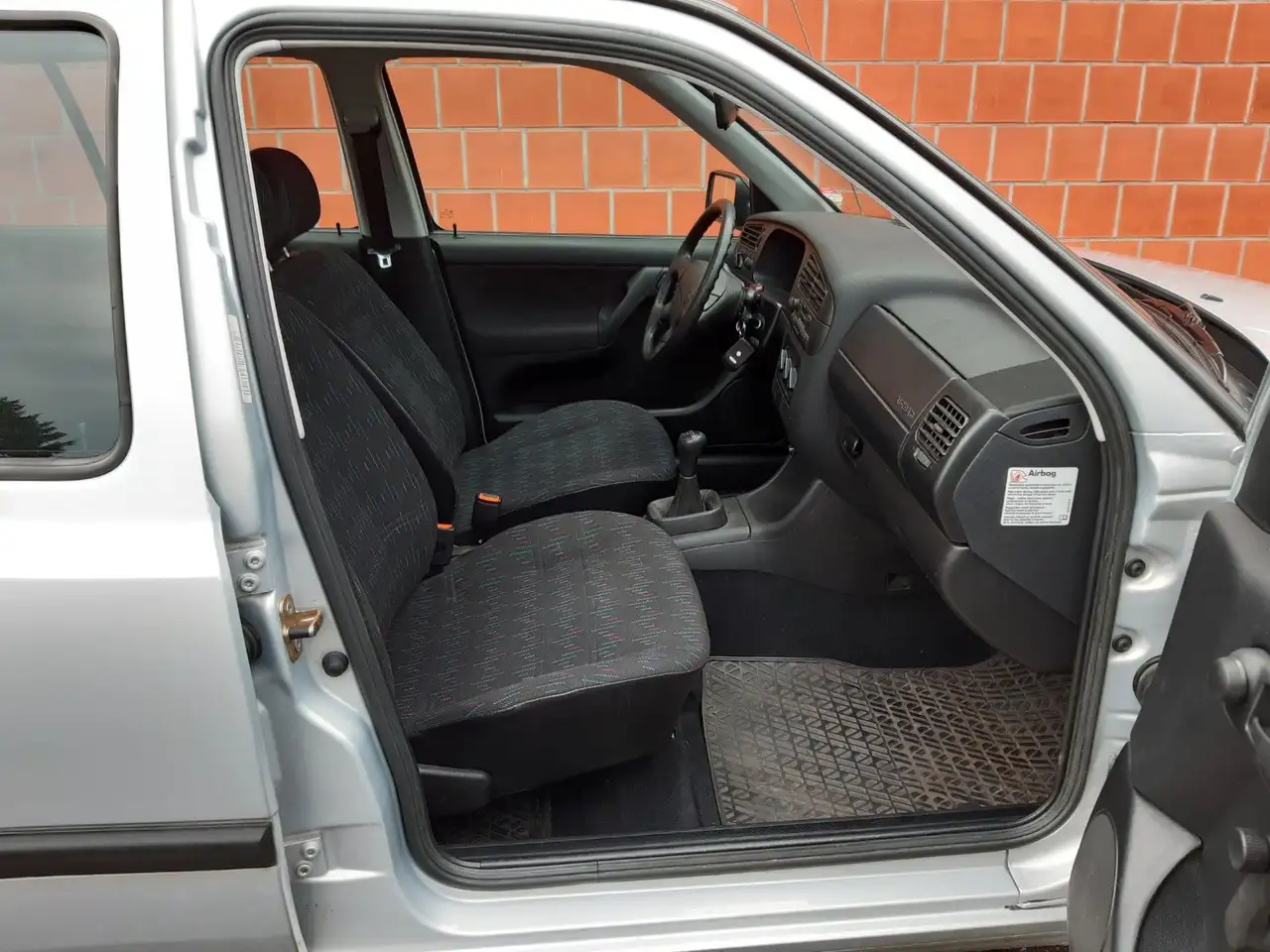 Volkswagen Golf 1,6 Europe - traumhafter Zustand - 63000 Km, foto 10
