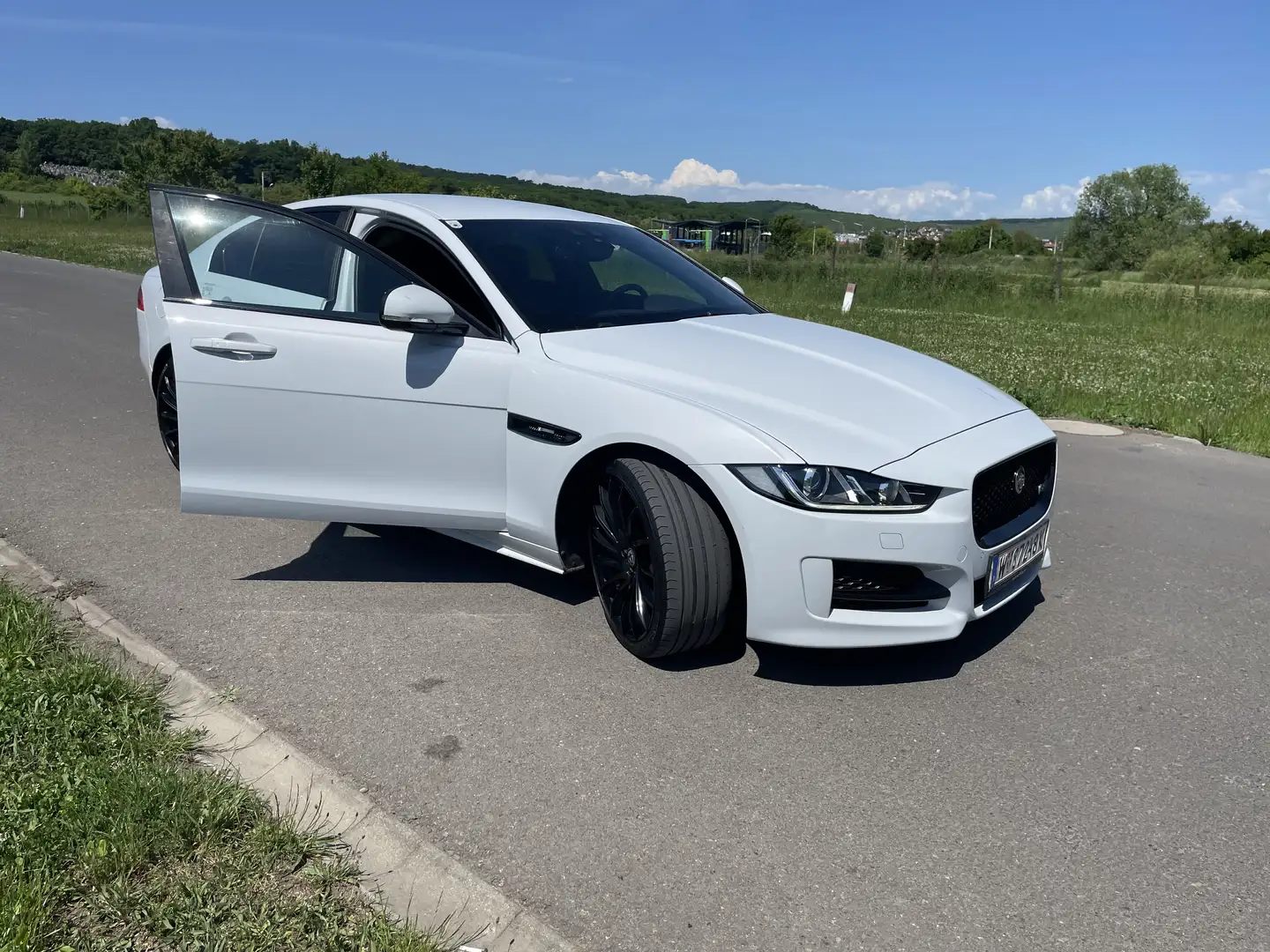 Jaguar XE 20d R-Sport Aut. - 2