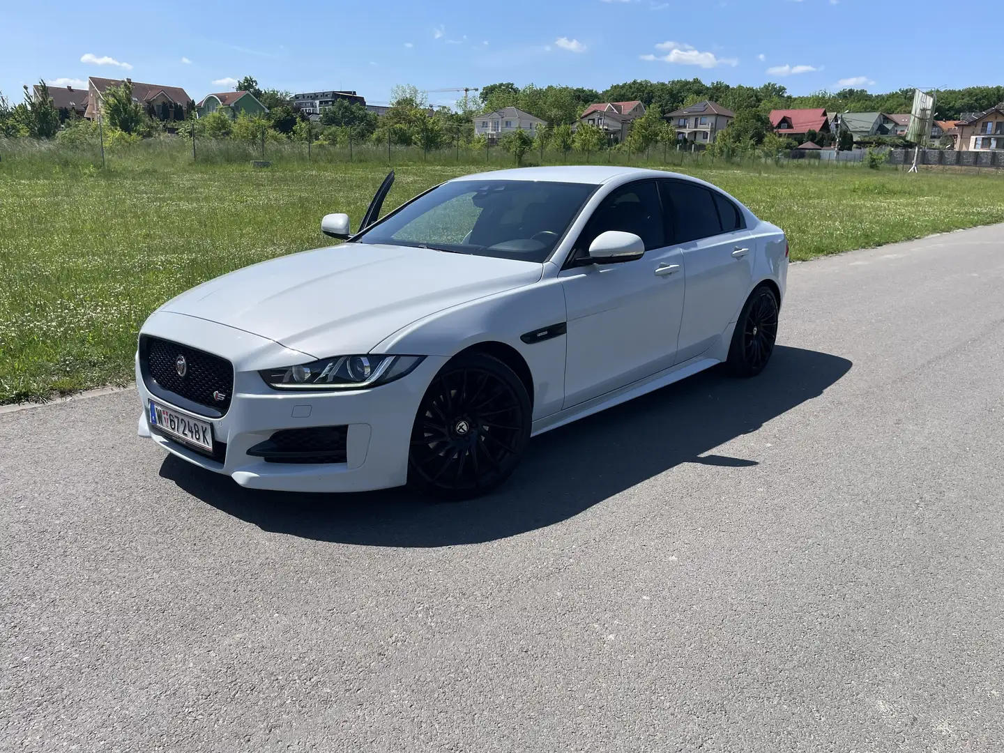 Jaguar XE 20d R-Sport Aut. - 1