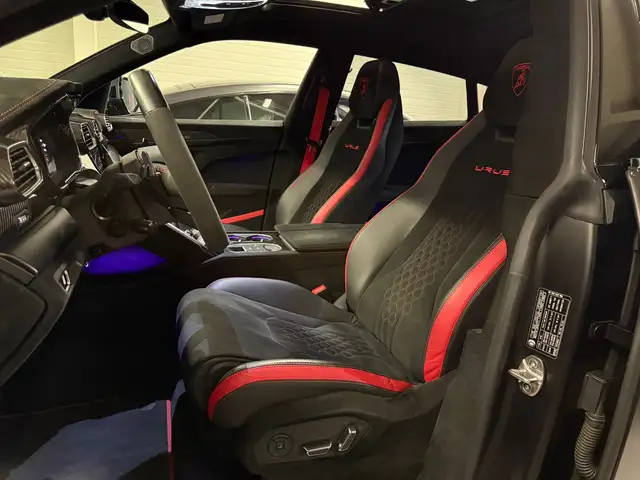 Lamborghini Urus view 6