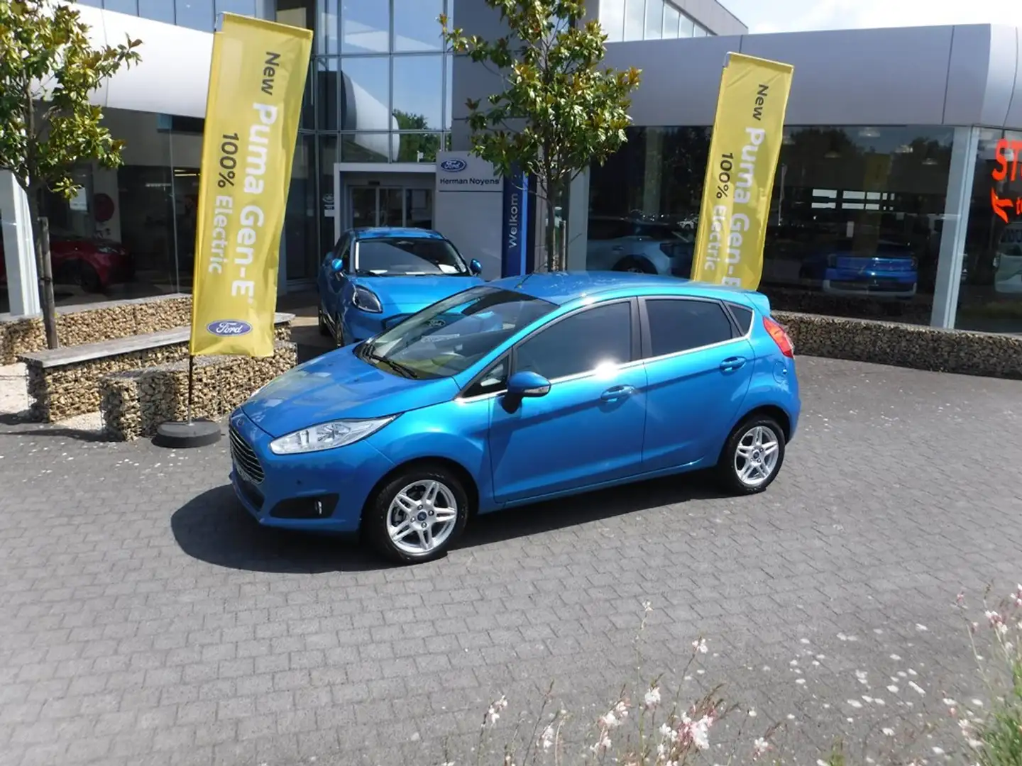 Ford Fiesta 1.0i EcoBoost  100 PS / 74 kW S&amp;S 5d Titanium Azul - 2