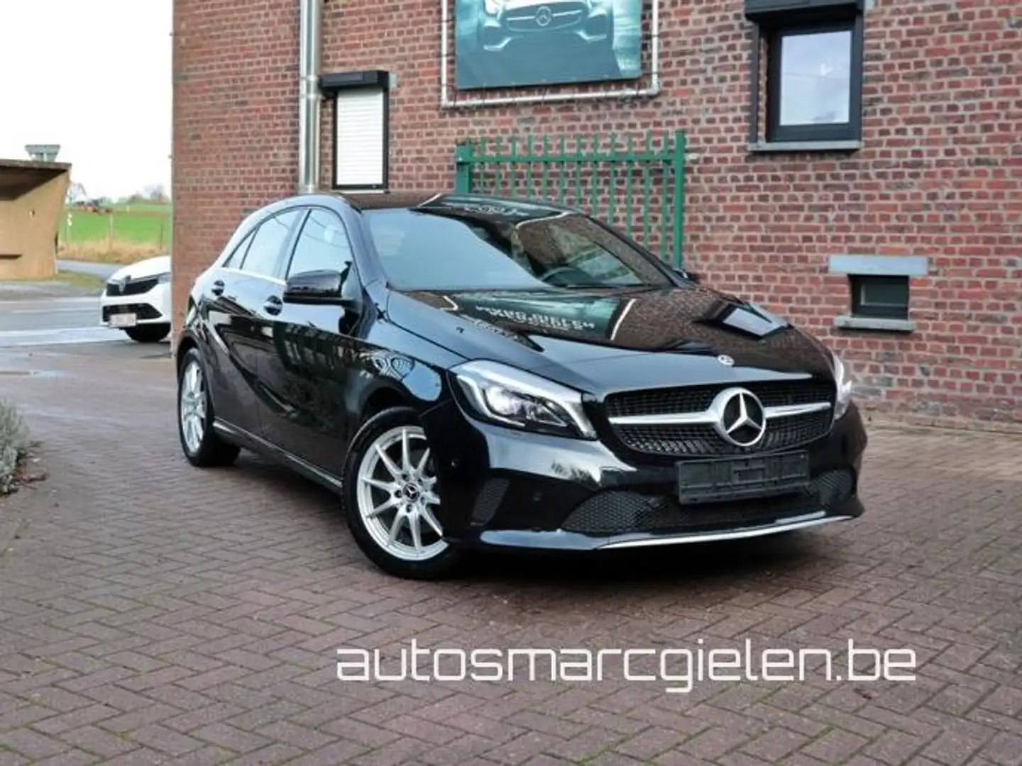 Mercedes-Benz A 180 A 180 7G-DCT Urban, LED, Navi, Alu velgen, Airco - 1