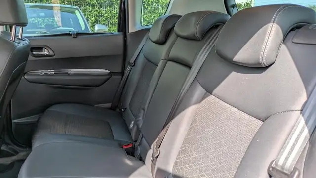 Peugeot 3008 view 6