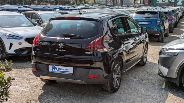 Peugeot 3008 view 3
