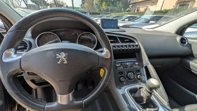 Peugeot 3008 view 10