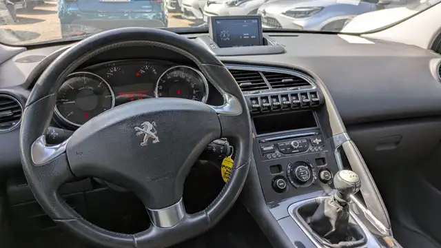Peugeot 3008 view 7