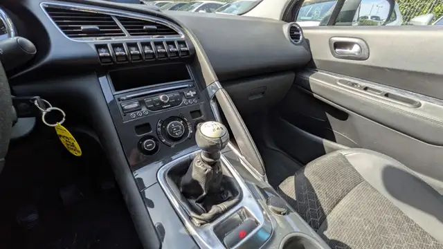 Peugeot 3008 view 11