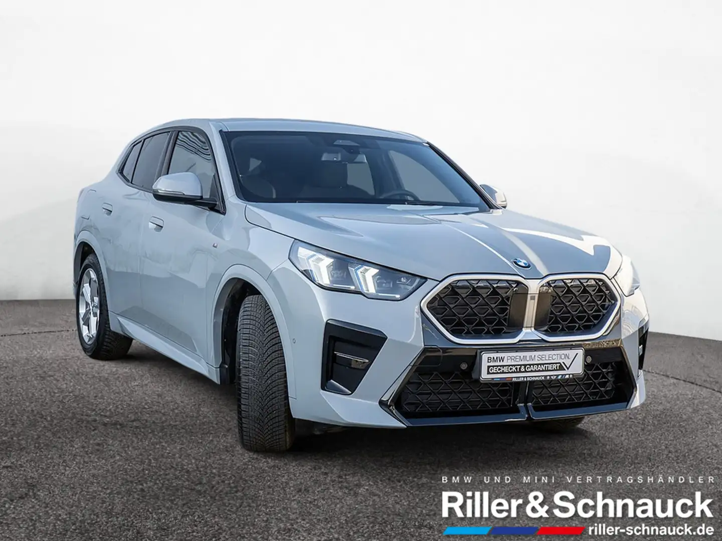 BMW X2 sDrive 20i M-Sport AHK+ACC+HK+KAM+MEM Grau - 2