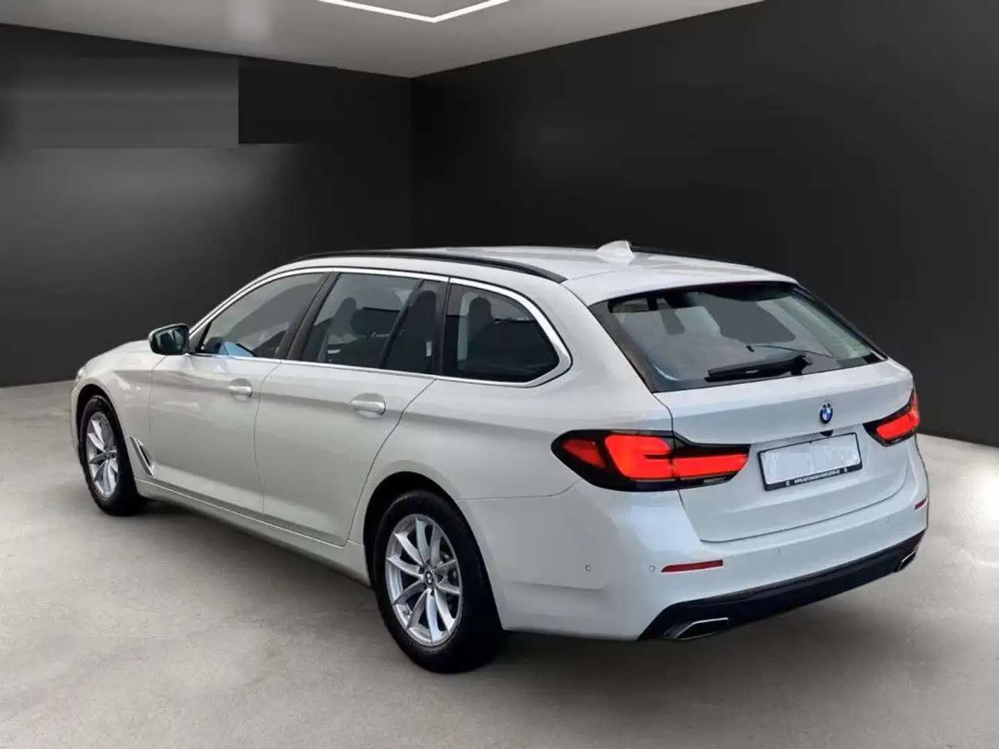 BMW 530 530 D 286Ch Cuir intégral * Caméra * Led * LiveC P* Navi * DAB * Hiver / 37 Bianco - 2