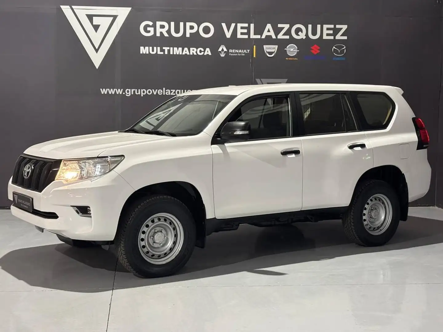 Toyota Land Cruiser D-4D GX White - 1