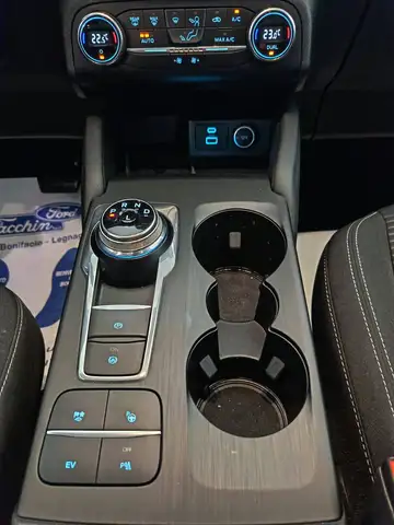 Ford Kuga view 4