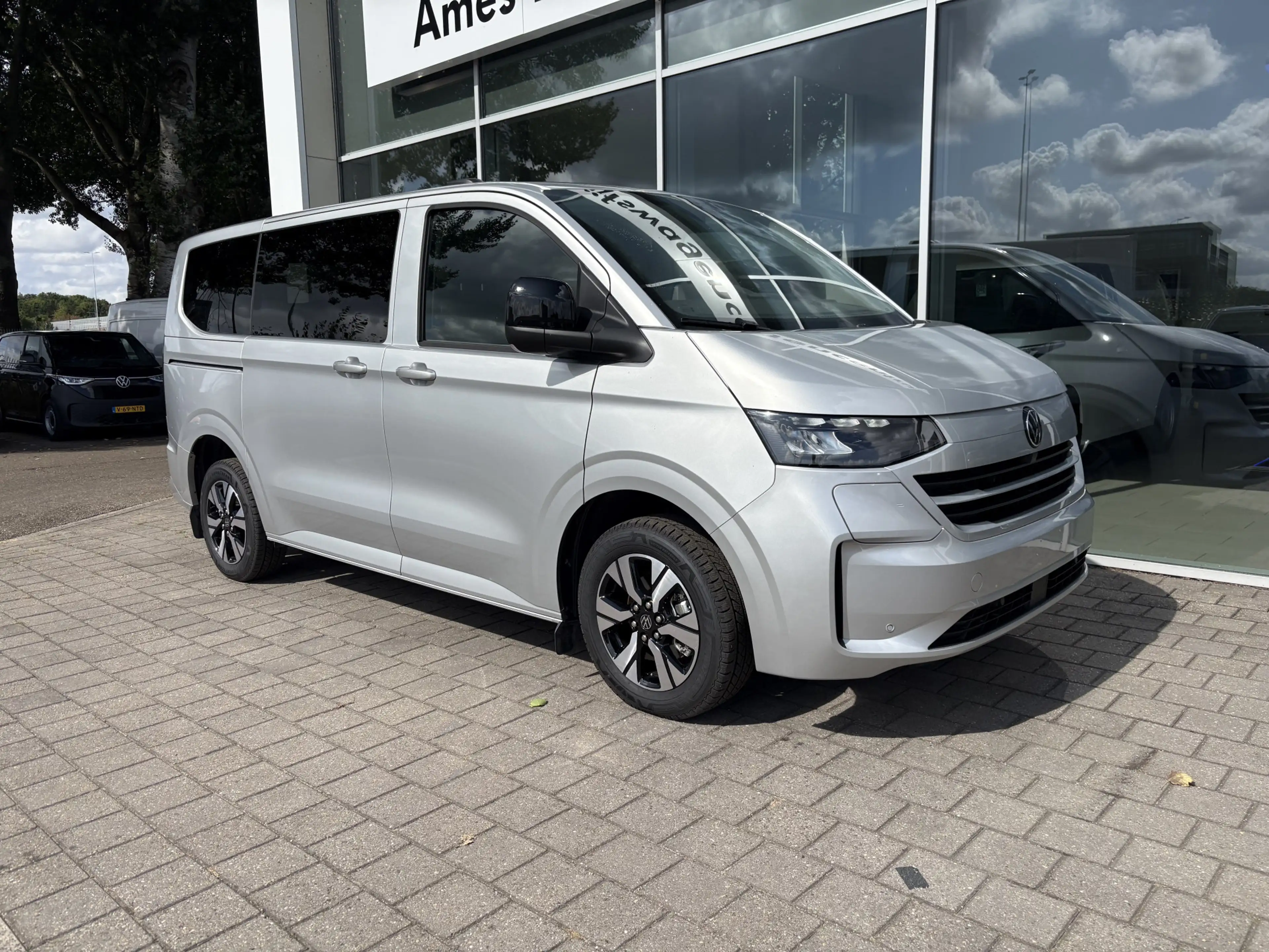 Volkswagen Transporter e-Transporter Caravelle L1 Life 64 kWh 136 Pk | 9 — photo 4