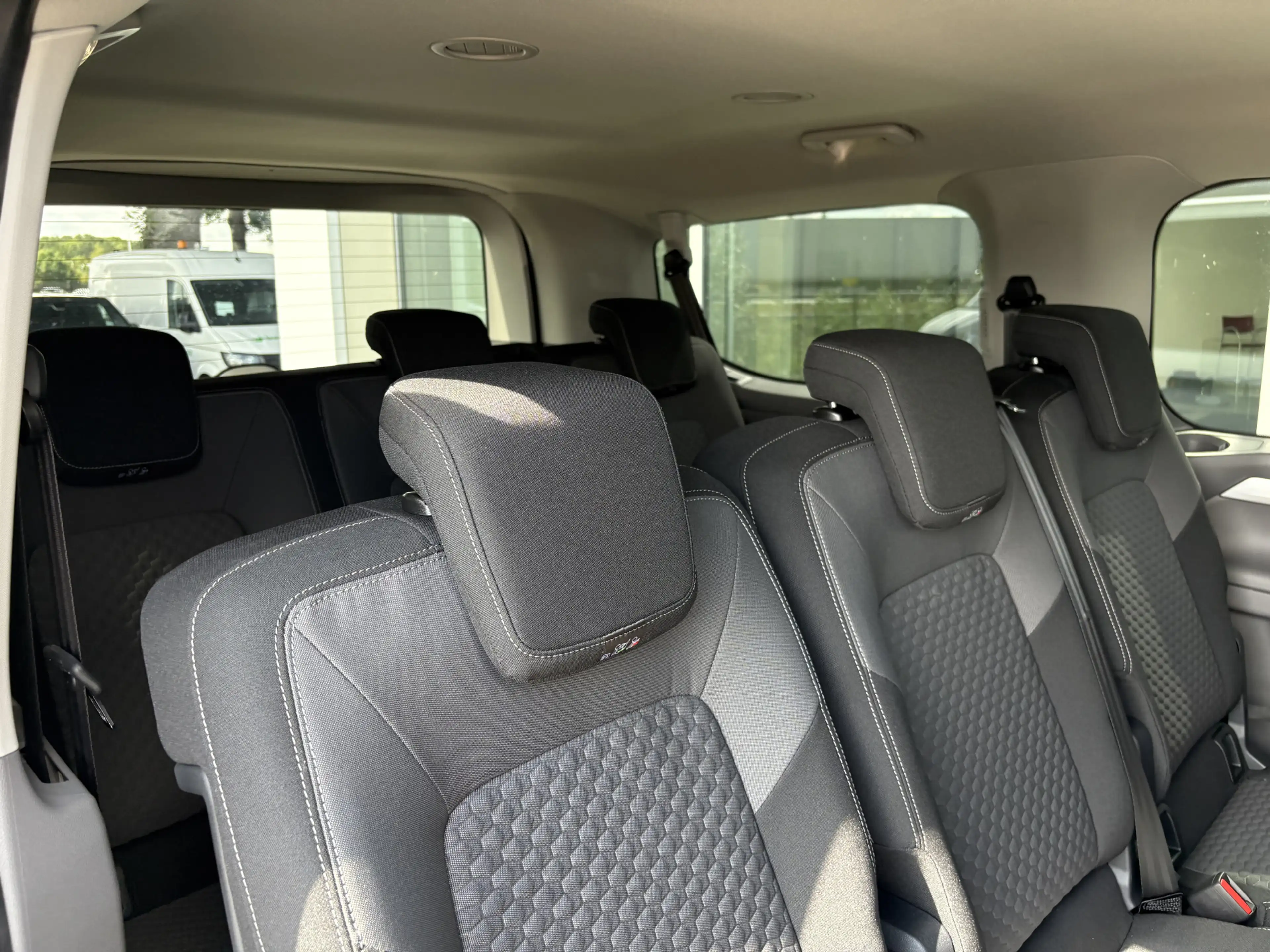 Volkswagen Transporter e-Transporter Caravelle L1 Life 64 kWh 136 Pk | 9 — photo 14