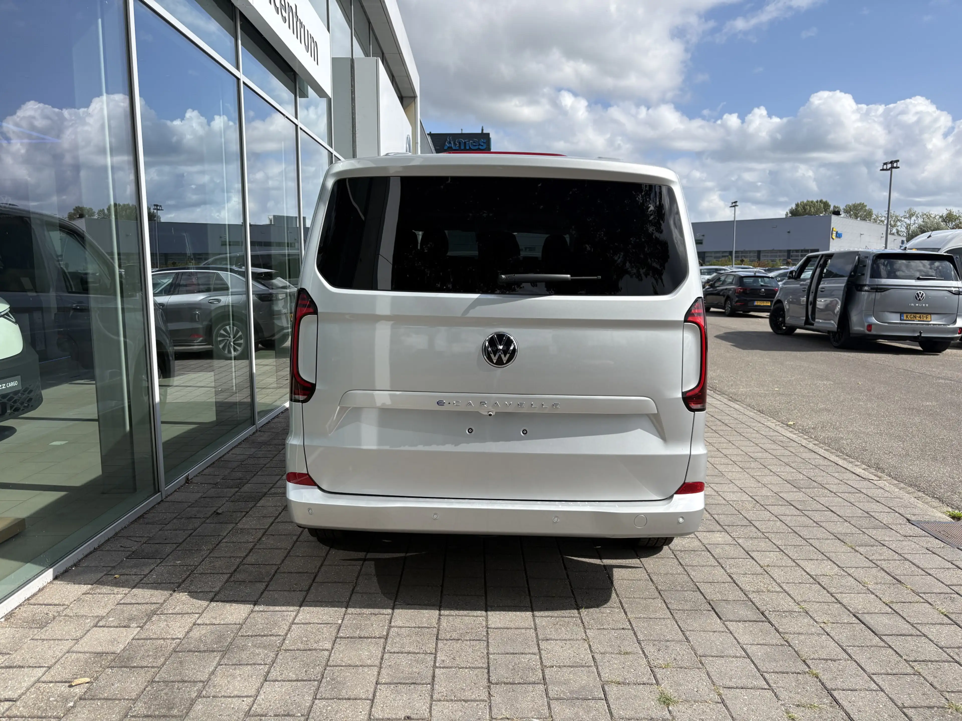 Volkswagen Transporter e-Transporter Caravelle L1 Life 64 kWh 136 Pk | 9 — photo 6