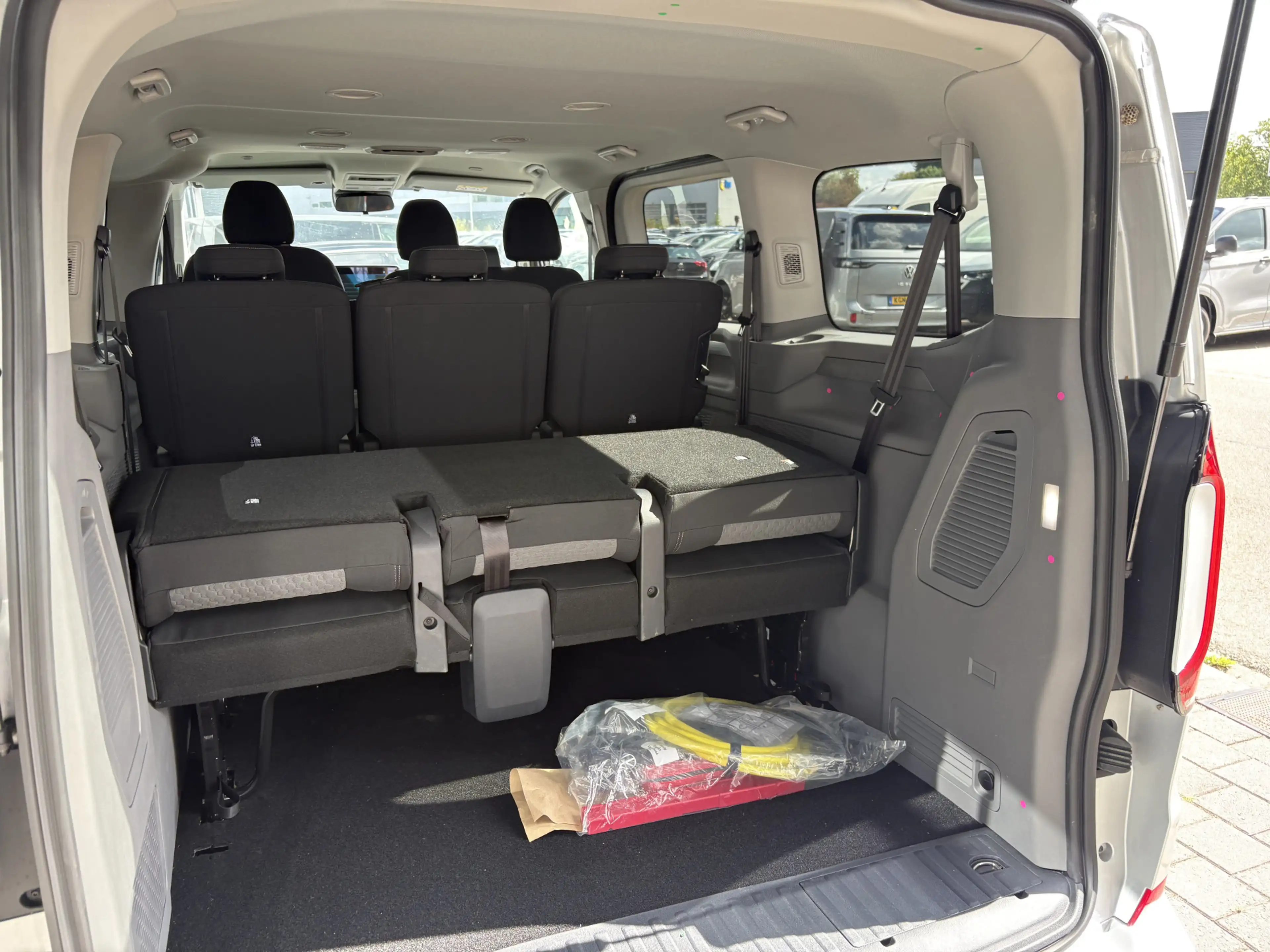 Volkswagen Transporter e-Transporter Caravelle L1 Life 64 kWh 136 Pk | 9 — photo 10