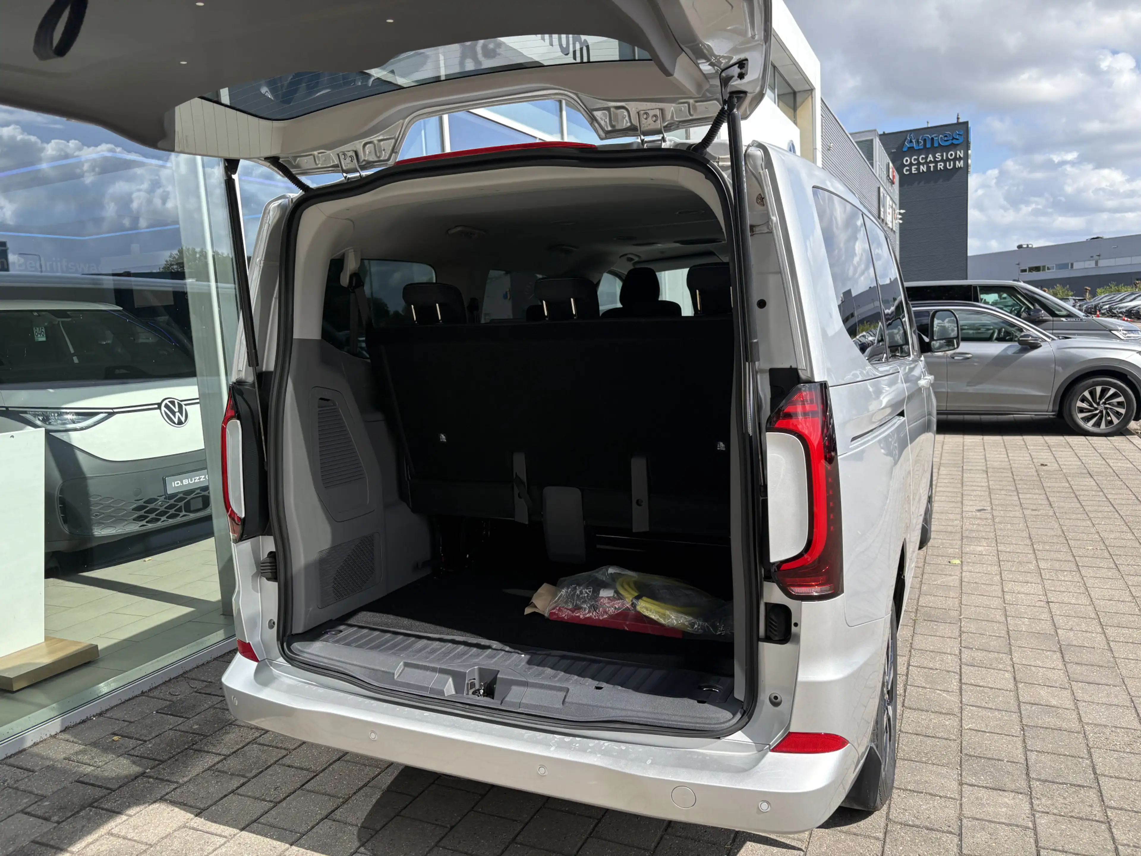 Volkswagen Transporter e-Transporter Caravelle L1 Life 64 kWh 136 Pk | 9 — photo 9