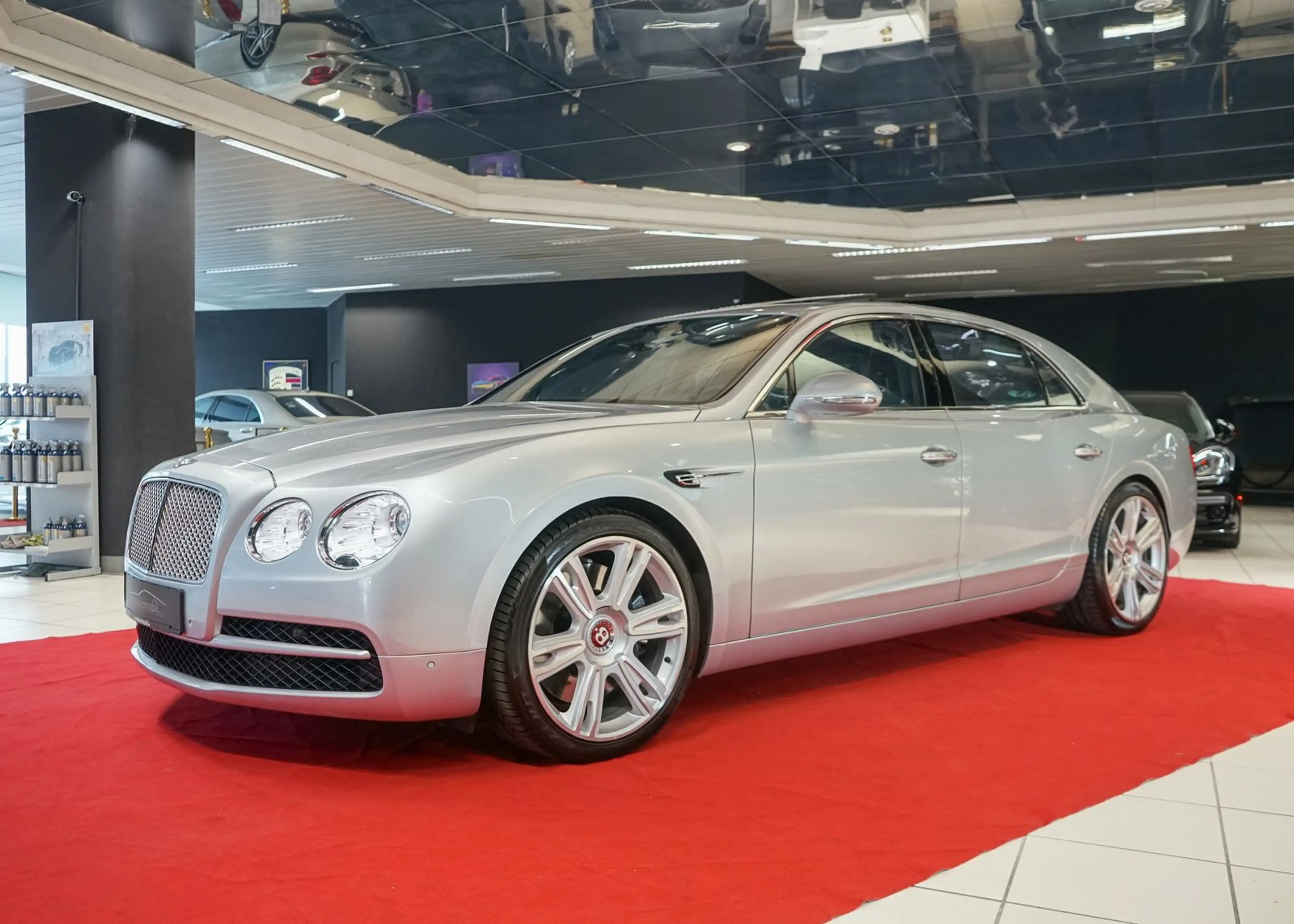 Bentley Flying Spur Mulliner v8 ACC Massage FondEntertai — photo 4