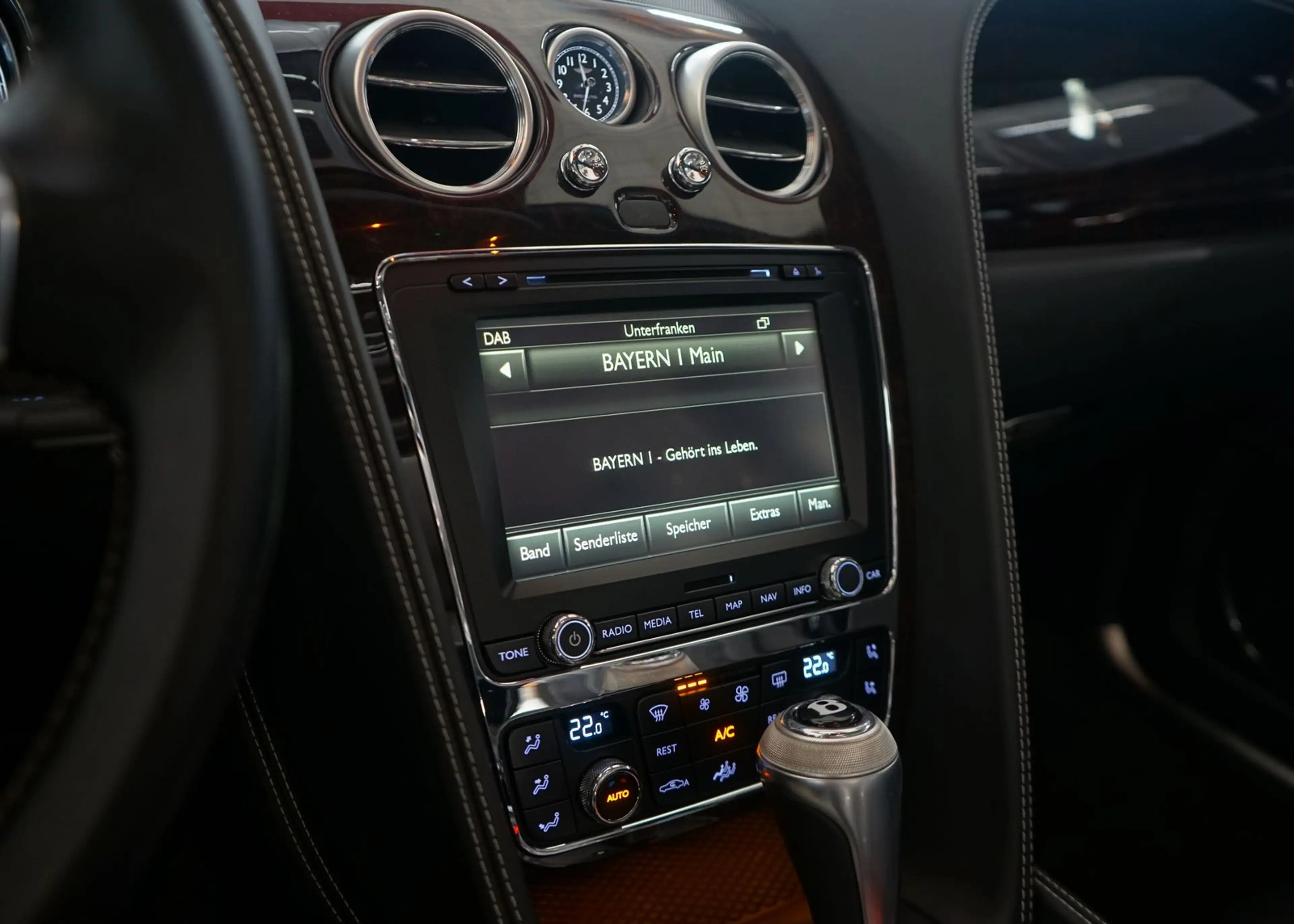 Bentley Flying Spur Mulliner v8 ACC Massage FondEntertai — photo 27
