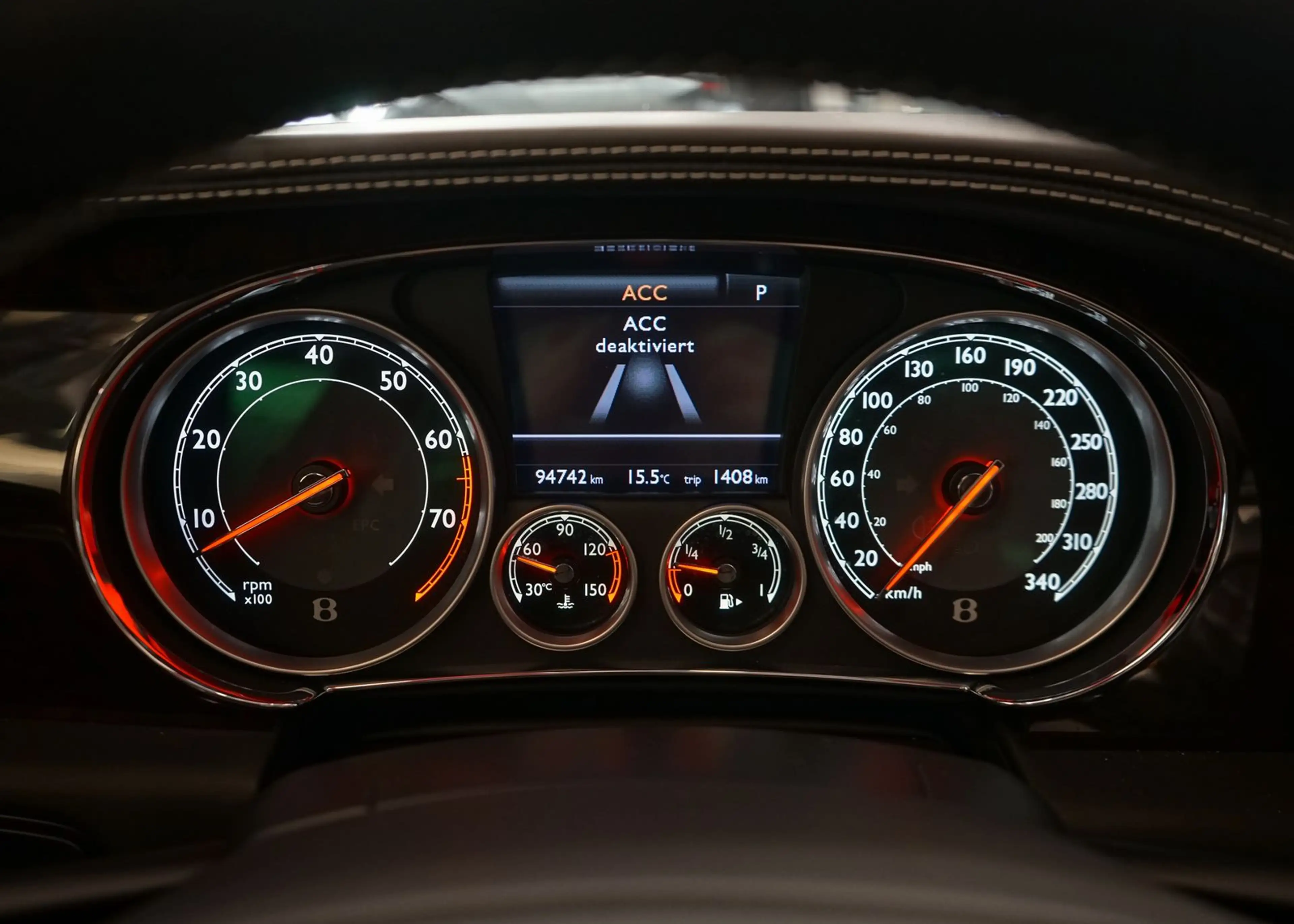 Bentley Flying Spur Mulliner v8 ACC Massage FondEntertai — photo 24
