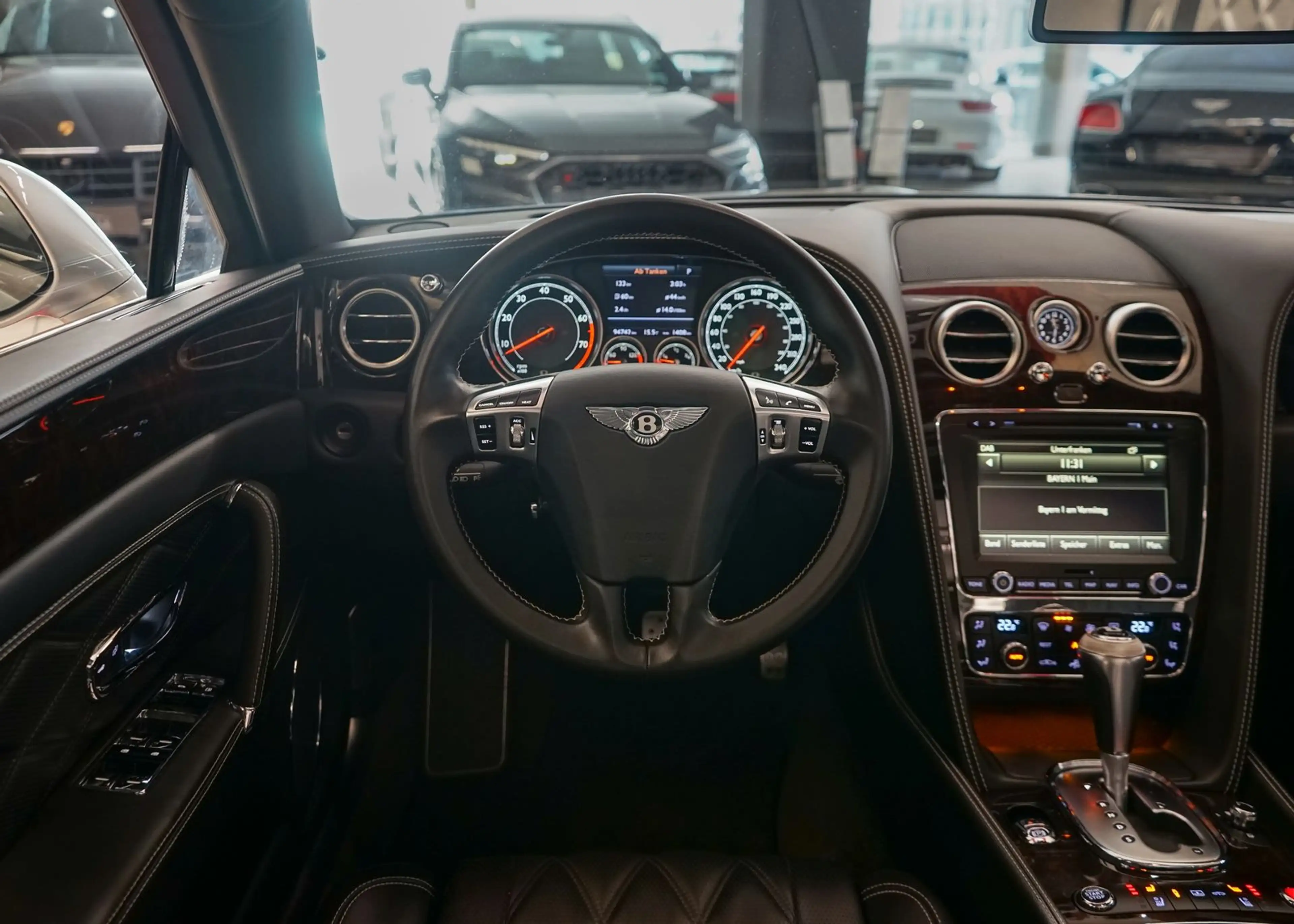 Bentley Flying Spur Mulliner v8 ACC Massage FondEntertai — photo 23