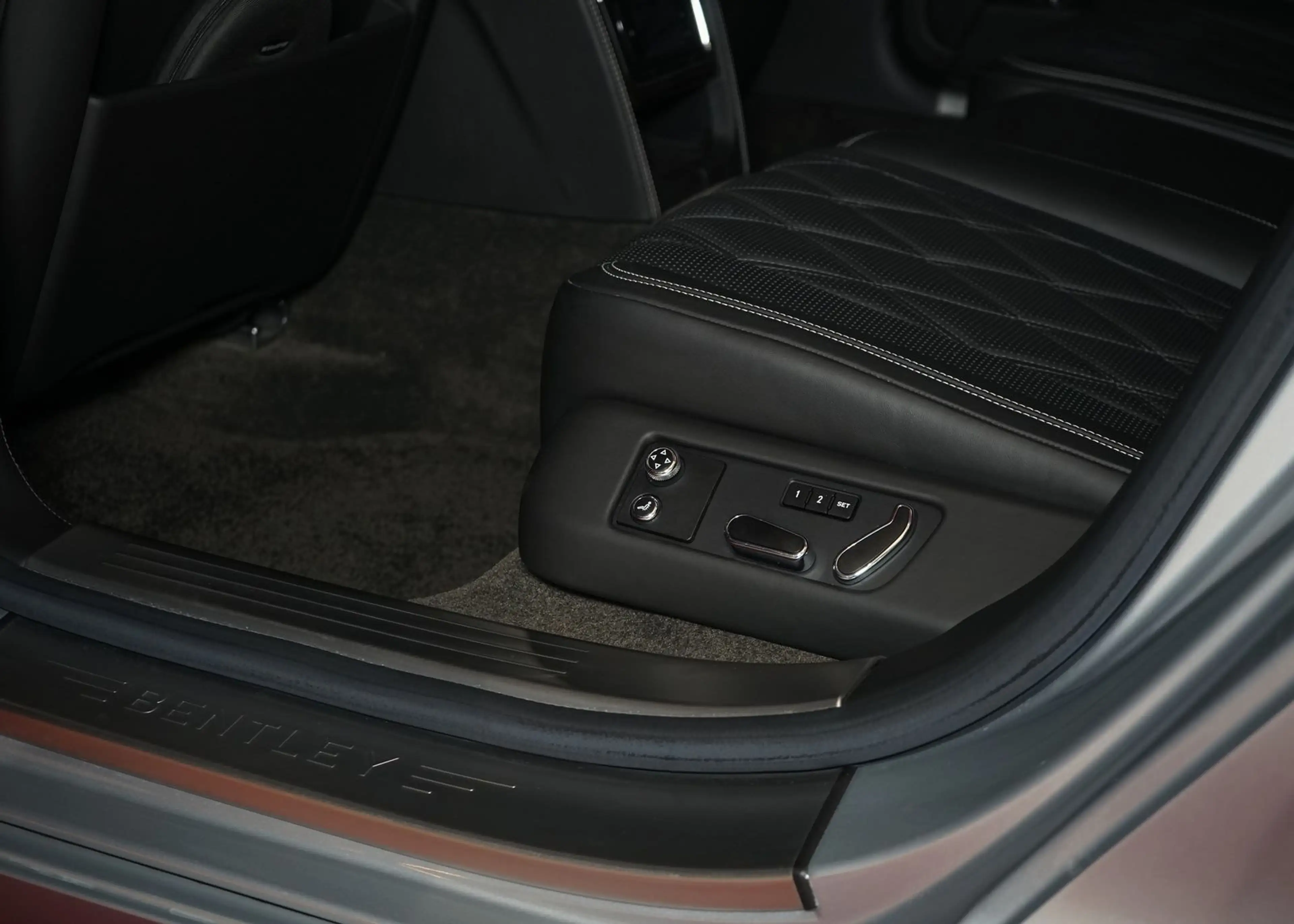 Bentley Flying Spur Mulliner v8 ACC Massage FondEntertai — photo 36