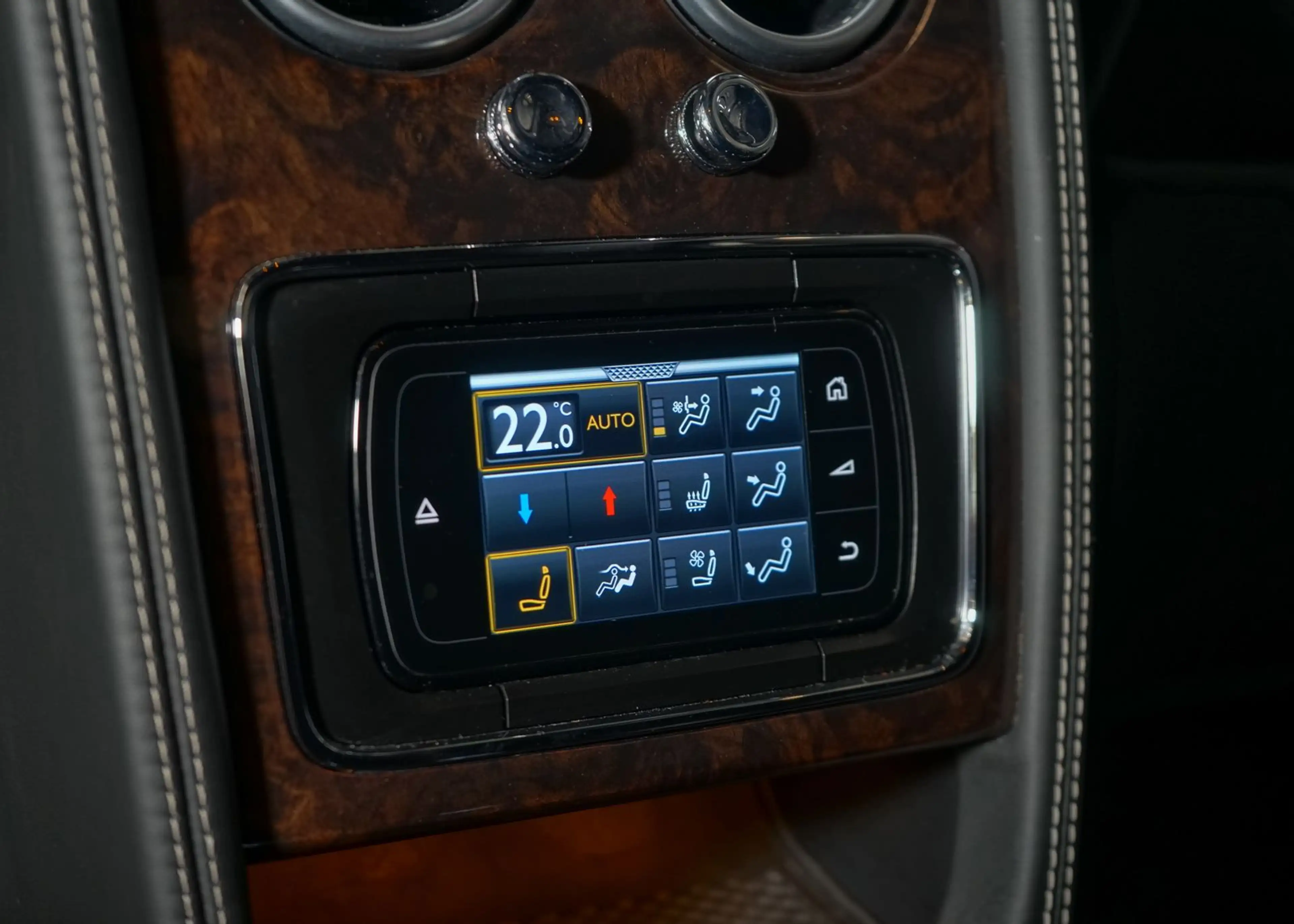 Bentley Flying Spur Mulliner v8 ACC Massage FondEntertai — photo 38