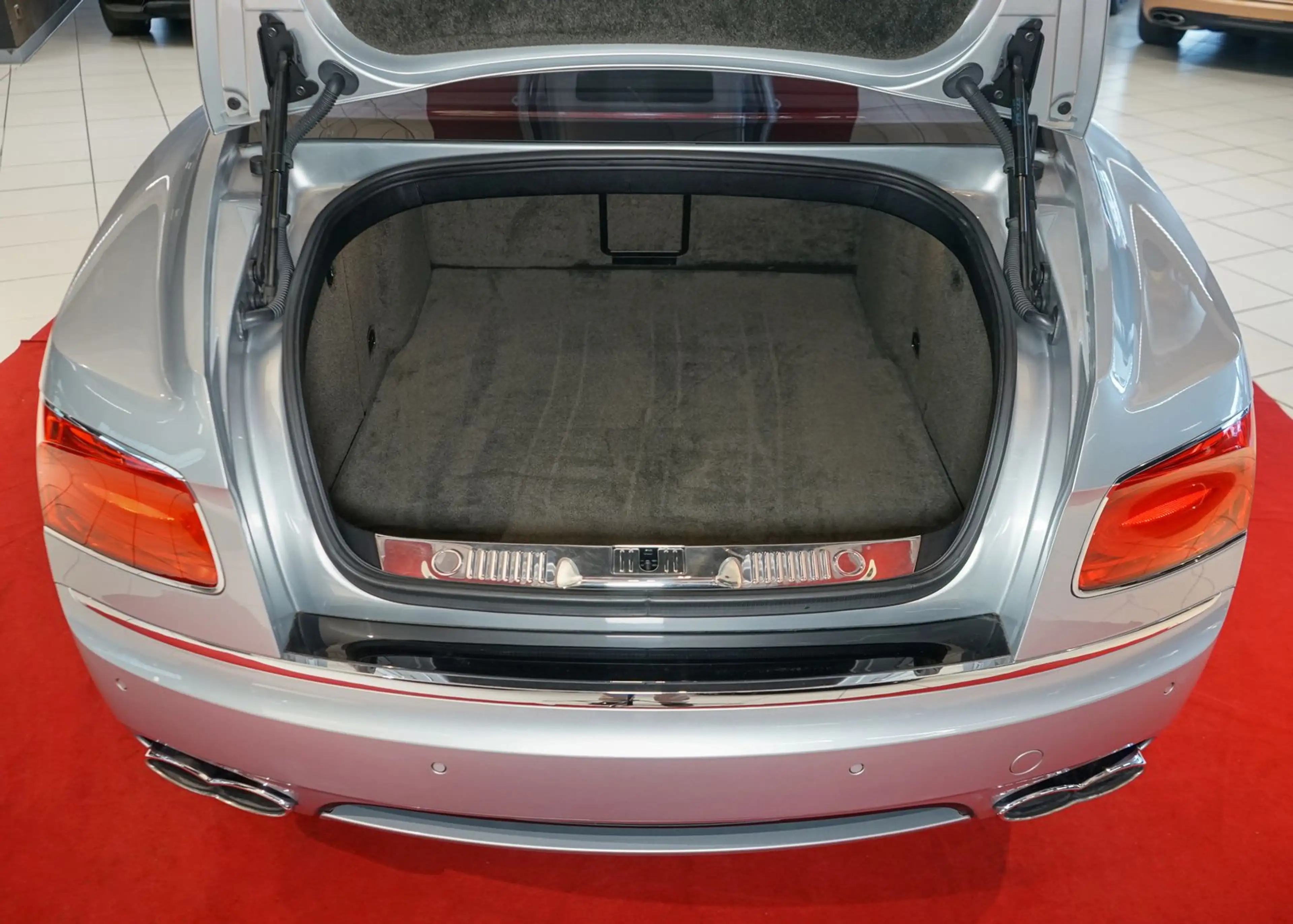Bentley Flying Spur Mulliner v8 ACC Massage FondEntertai — photo 41