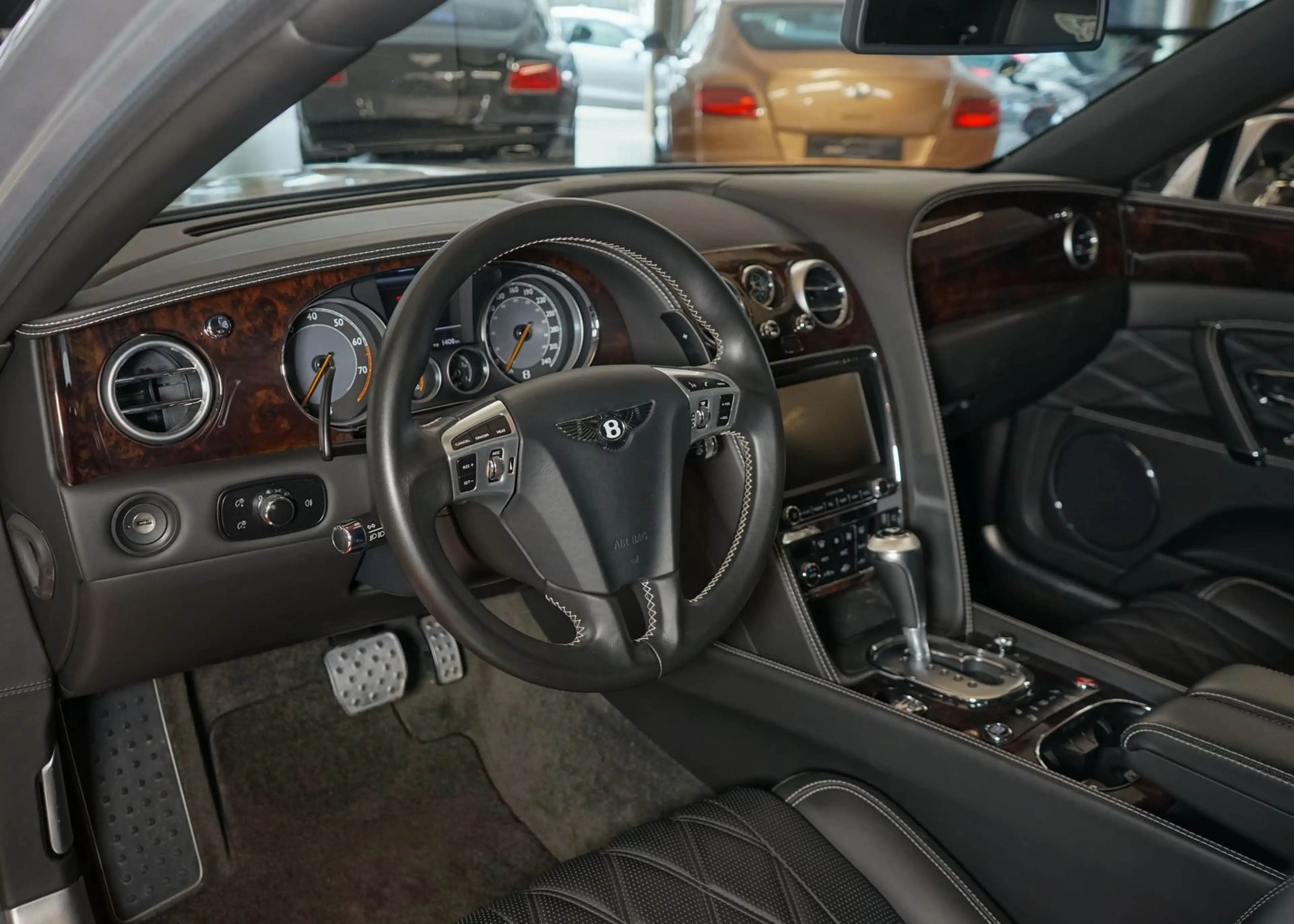 Bentley Flying Spur Mulliner v8 ACC Massage FondEntertai — photo 22