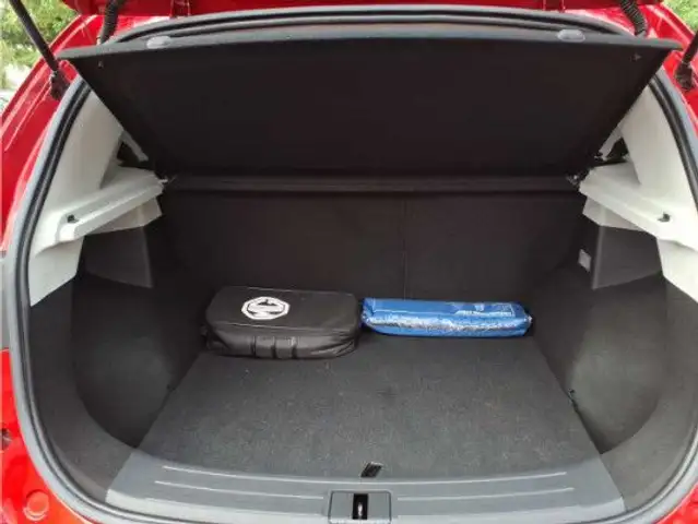 MG ZS view 13